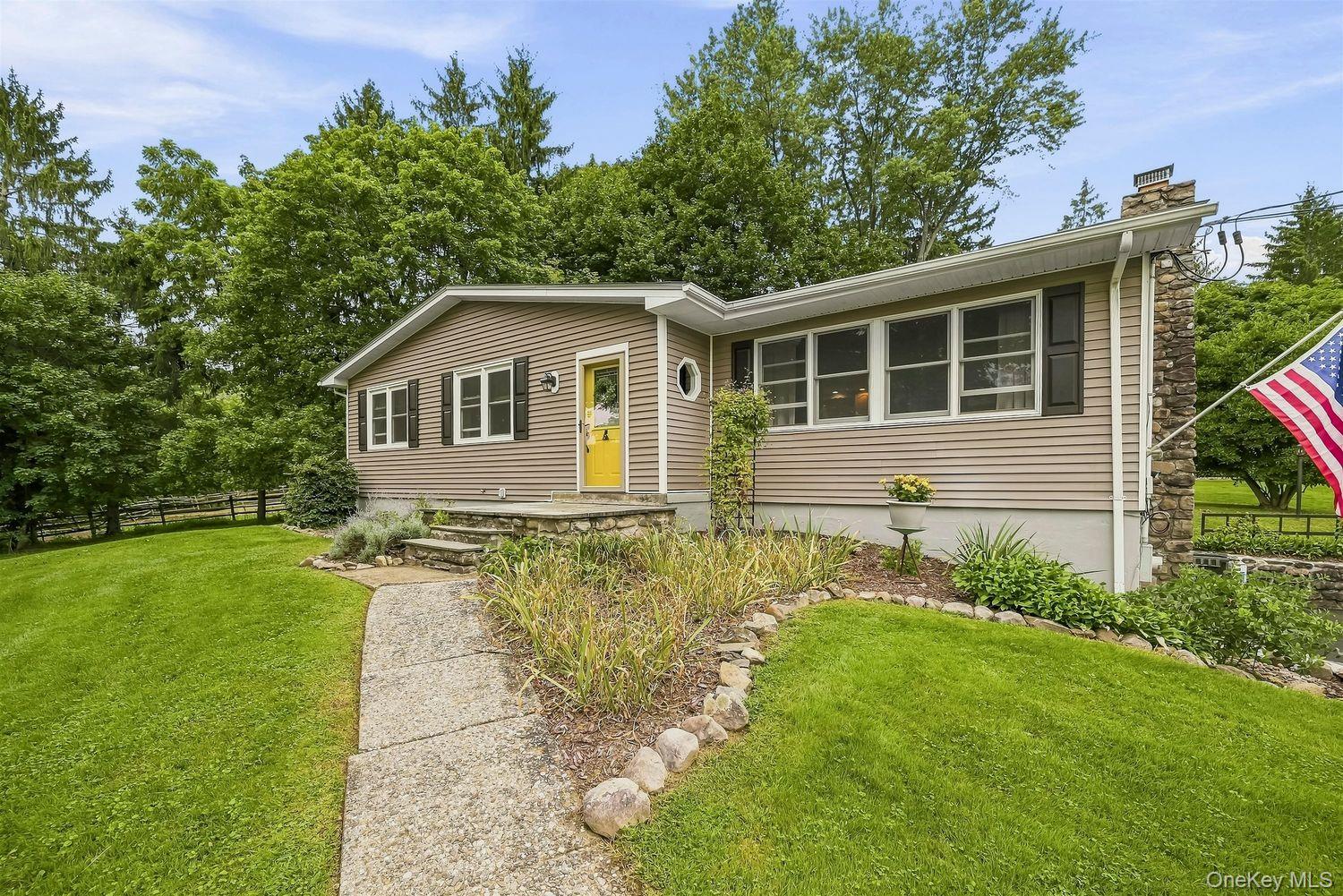 Photo 5 of Single family home for sale at 4 Rena Marie Cir, Blooming Grove, NY 10992 | MLS# 1045769 | Listing updated on 2026-09-02