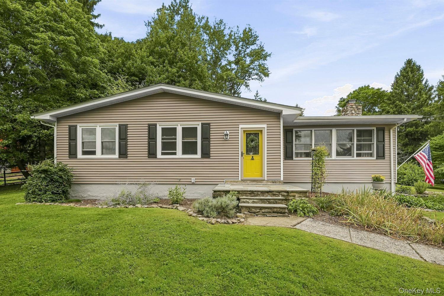 Photo 2 of Single family home for sale at 4 Rena Marie Cir, Blooming Grove, NY 10992 | MLS# 1045769 | Listing updated on 2026-09-02