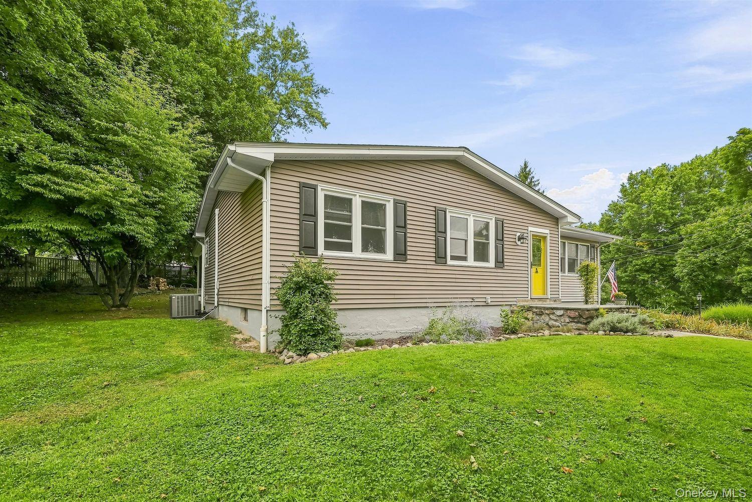 Photo 3 of Single family home for sale at 4 Rena Marie Cir, Blooming Grove, NY 10992 | MLS# 1045769 | Listing updated on 2026-09-02