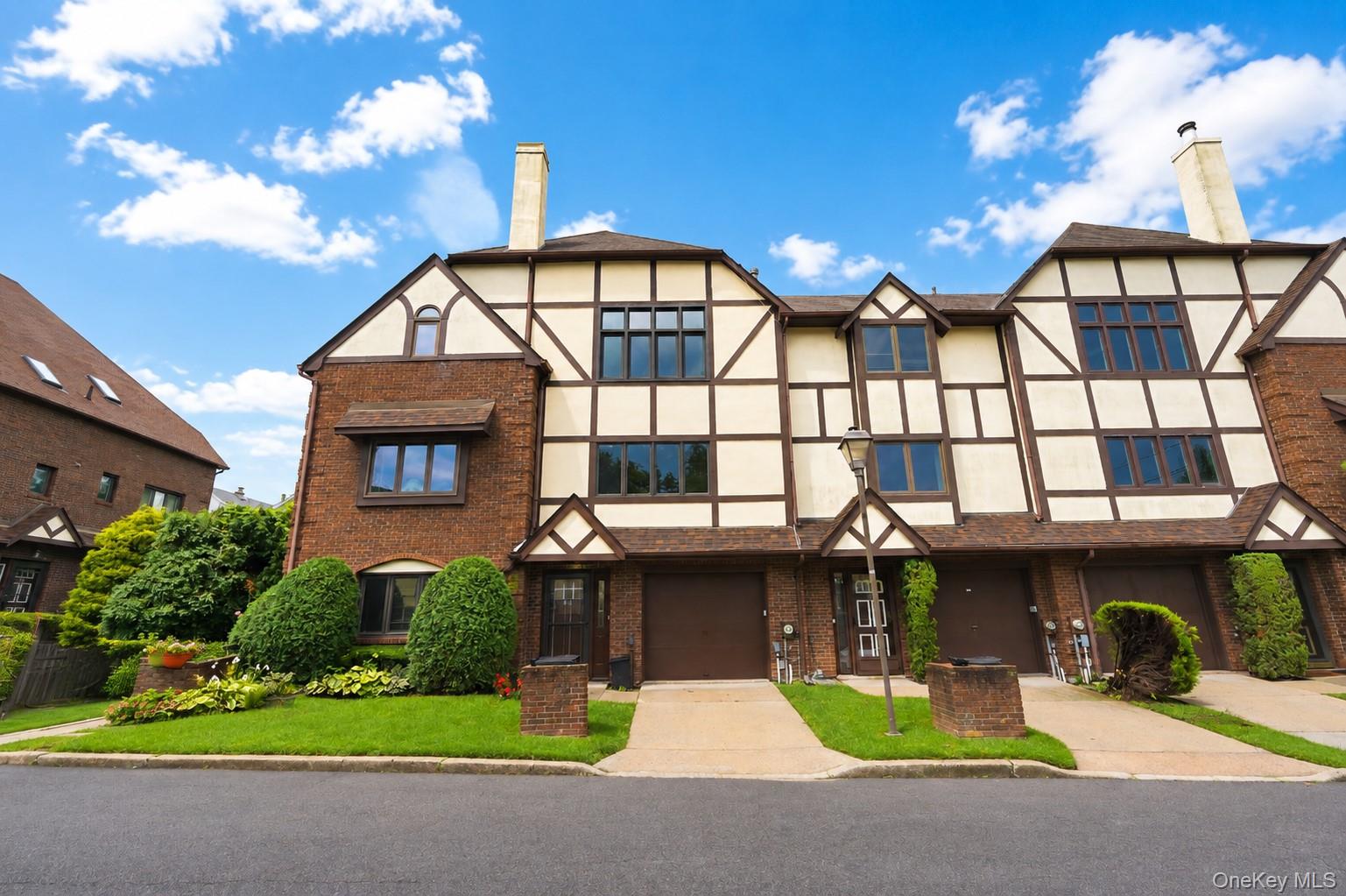 Photo 1 of Single family home for sale at 16 Fox Hunt Ct, New York, NY 10301 | MLS# 1045966 | Listing updated on 2026-09-04
