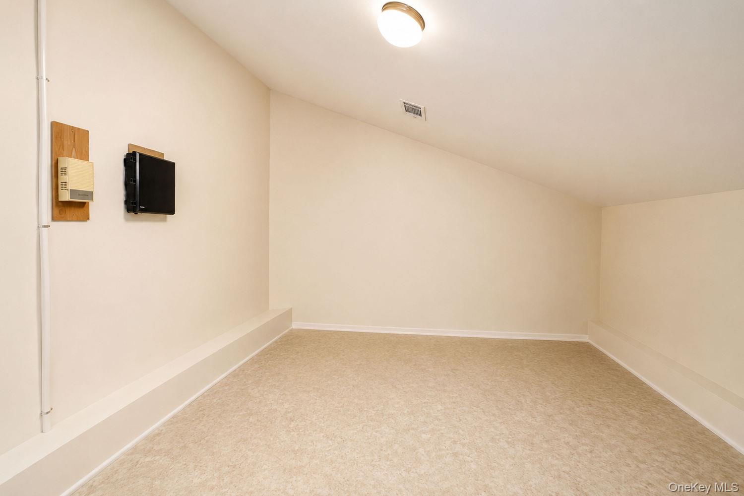 Photo 32 of Condo for sale at 7 Shirra Ave #A, New York, NY 10314 | MLS# 1046234 | Listing updated on 2026-09-05