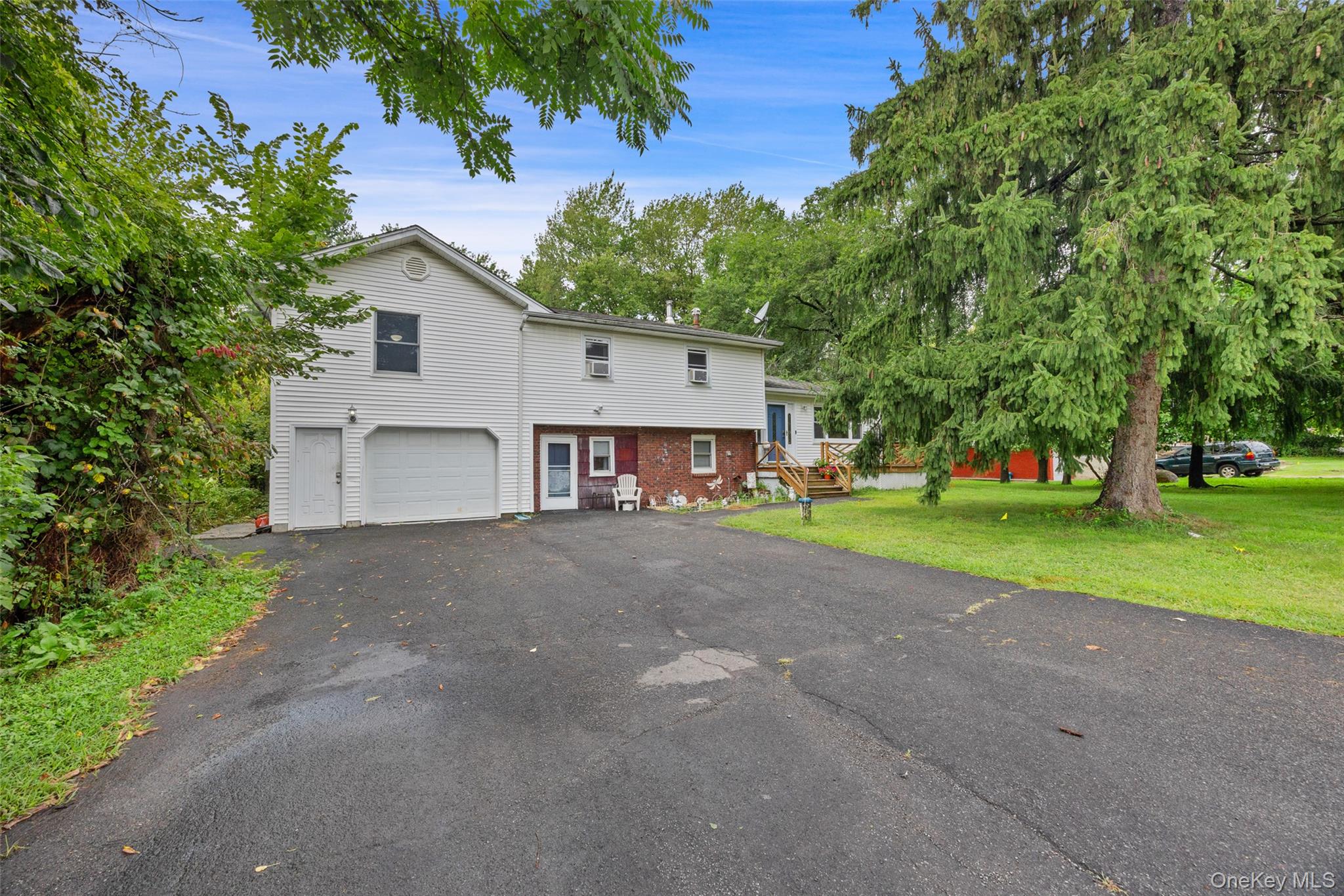 Photo 2 of Single family home for sale at 121 Hammond Rd, Haverstraw, NY 10984 | MLS# 1046955 | Listing updated on 2026-09-05
