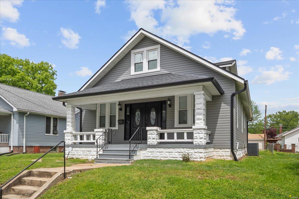 Homes for sale in Belleville, IL | 19 N 31st St, Belleville, IL 62226 | MLS# 24072903