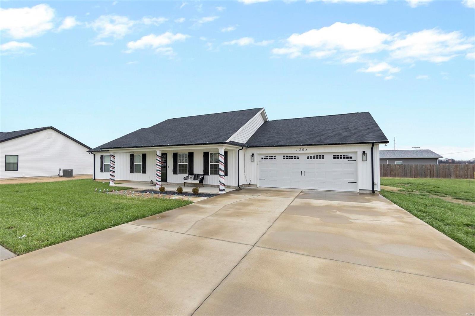 Homes for sale in Sikeston, MO | 1208 Rushmore, Sikeston, MO 63801 | MLS# 24077297