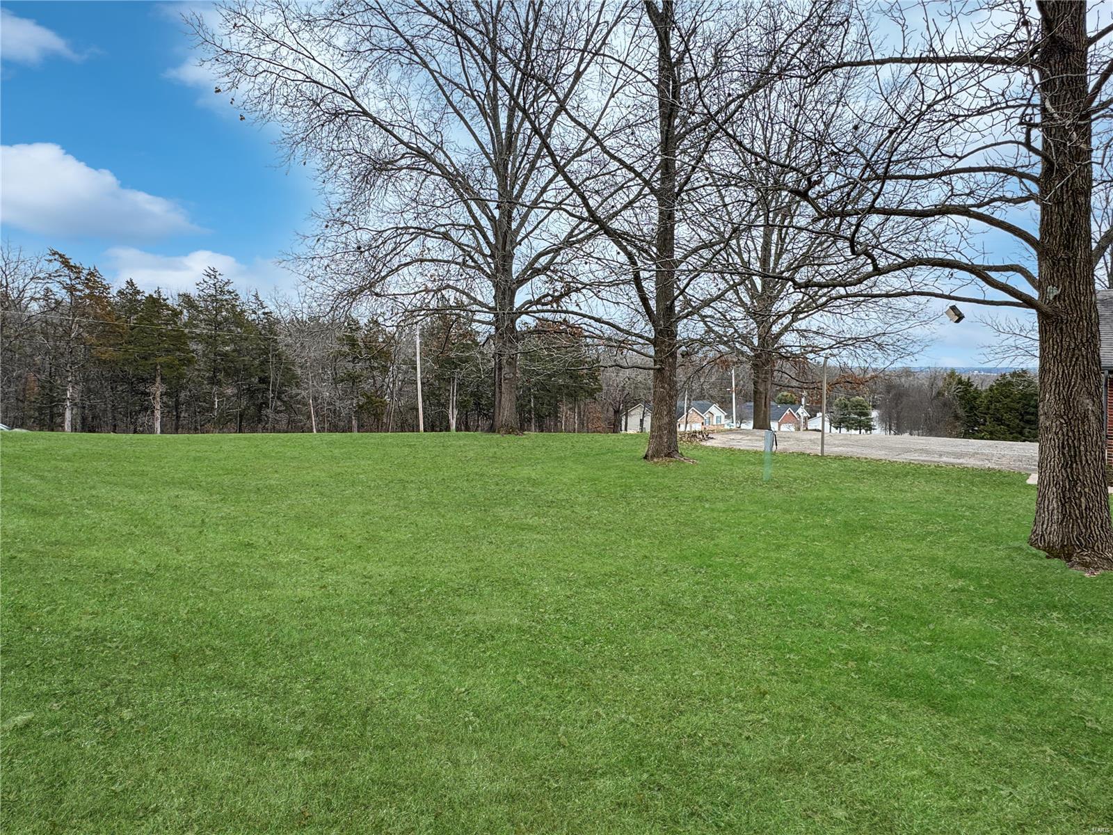 Photo 2 of Single family home for sale at 301 Heritage Valley Dr, New Haven, MO 63068 | MLS# 25000742 | Listing updated on 2025-01-07