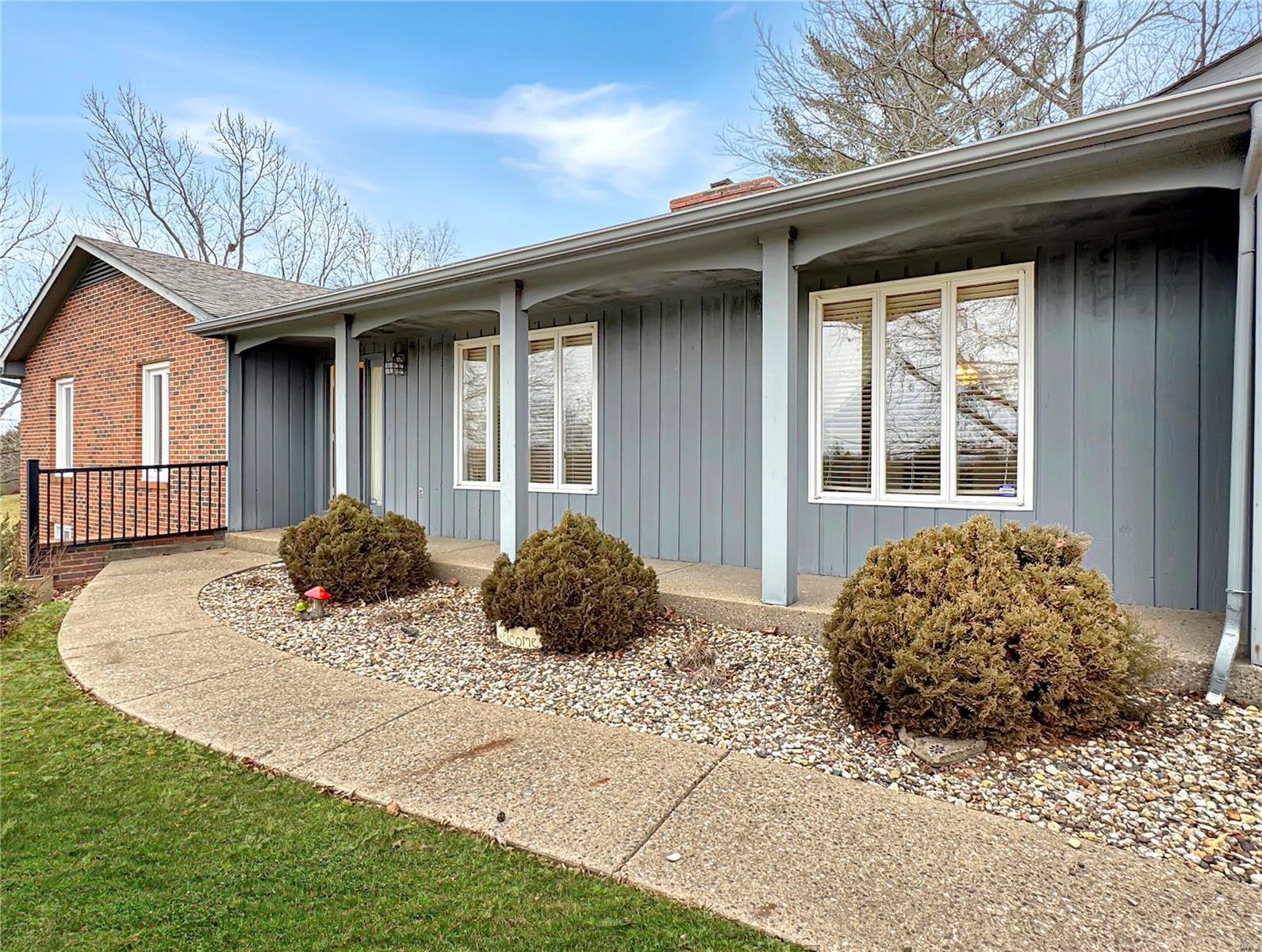 Photo 1 of Single family home for sale at 301 Heritage Valley Dr, New Haven, MO 63068 | MLS# 25000742 | Listing updated on 2025-01-07