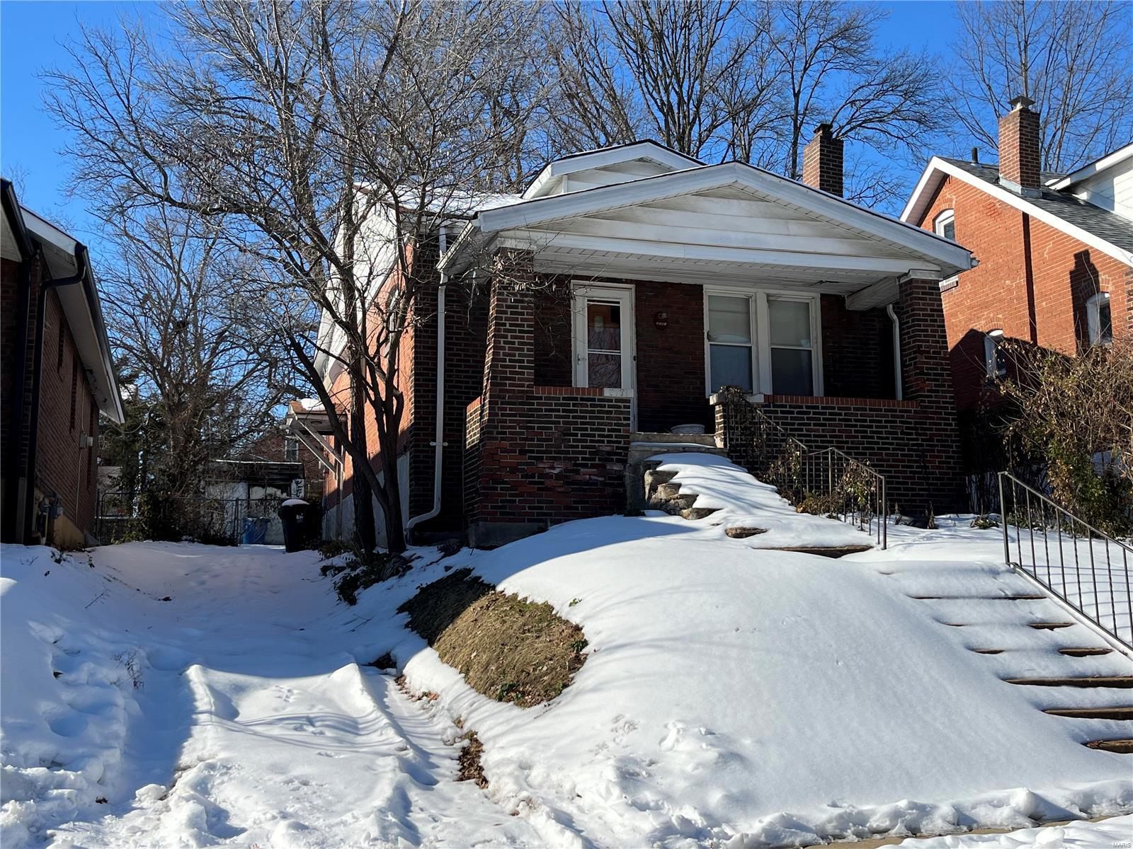 Photo 1 of Single family home for sale at 2131 Princeton Pl, Saint Louis, MO 63117 | MLS# 25002213 | Listing updated on 2025-01-16
