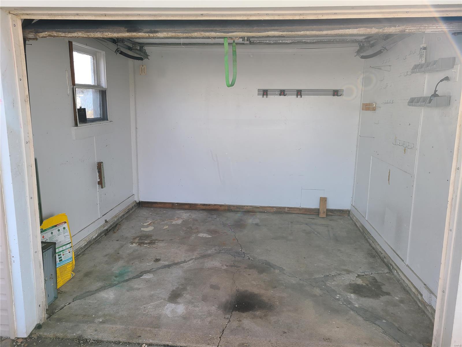 Photo 24 of Single family home for sale at 708 E Pear Ave, Owensville, MO 65066 | MLS# 25002497 | Listing updated on 2025-01-30