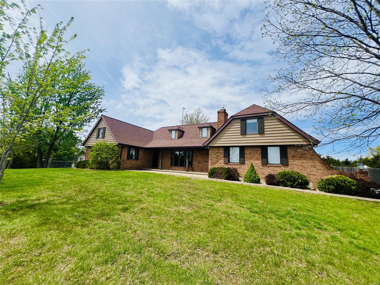 Homes for sale in Stoutsville, MO | 34128 Monroe Road 480, Stoutsville, MO 65283 | MLS# 25006384