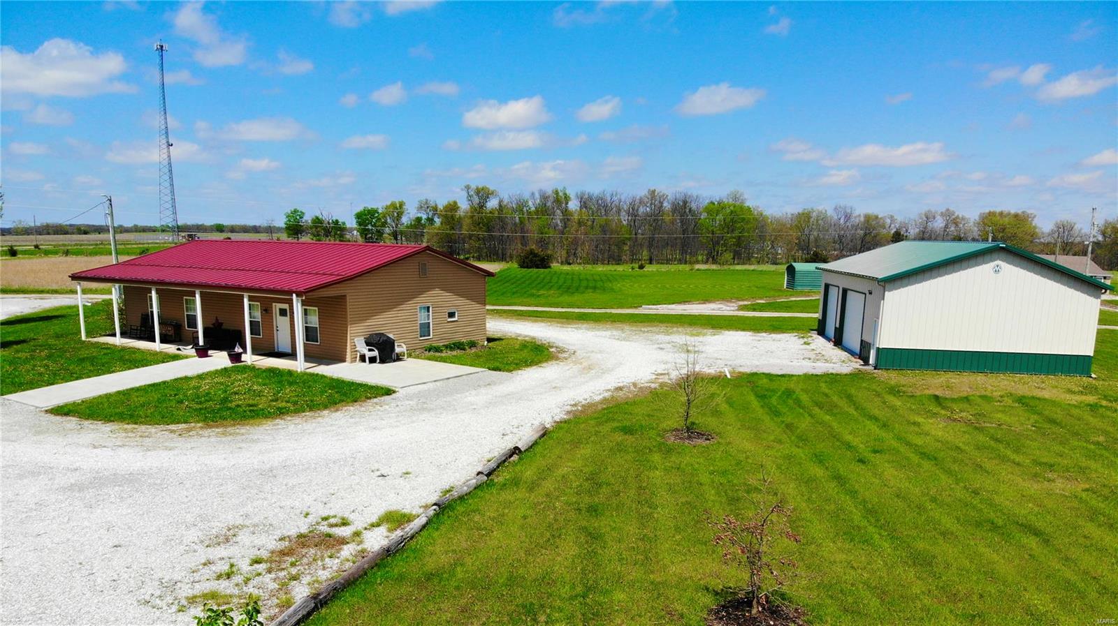 Photo 2 of Single family home for sale at 24226 Hwy 107, Stoutsville, MO 65283 | MLS# 25007266 | Listing updated on 2025-04-22
