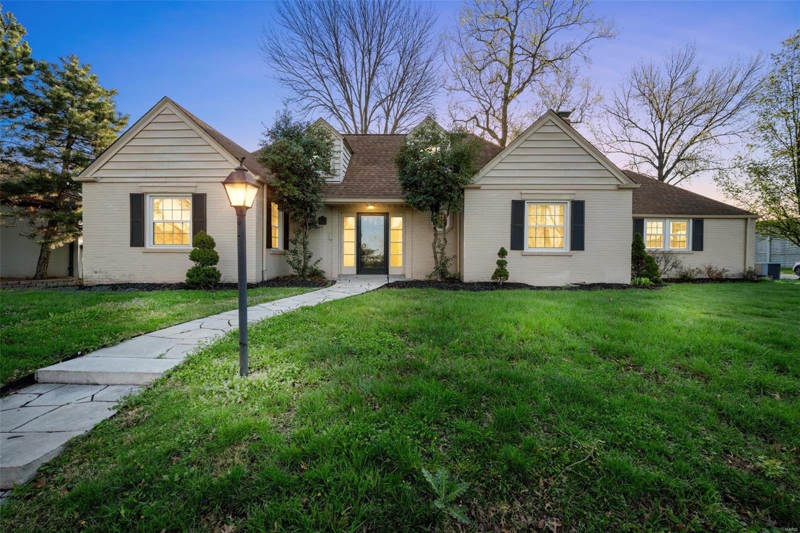 Photo 1 of Single family home for sale at 49 Hanley Downs, Saint Louis, MO 63117 | MLS# 25020008 | Listing updated on 2025-04-09