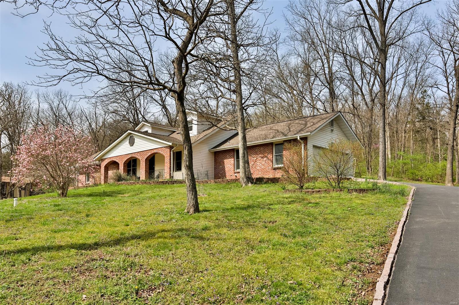 Homes for sale in Pacific, MO | 31 Juniper Terr, Pacific, MO 63069 | MLS# 25020047