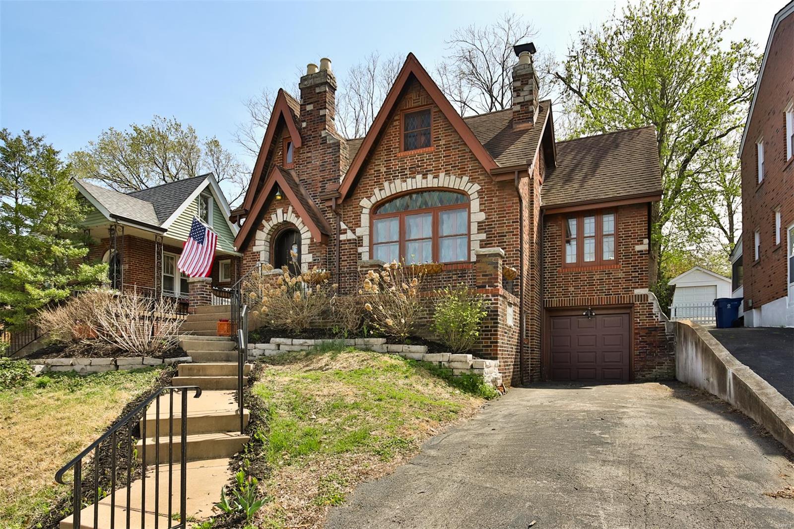 Photo 1 of Single family home for sale at 7414 Bruno Ave, Saint Louis, MO 63117 | MLS# 25020122 | Listing updated on 2025-04-16