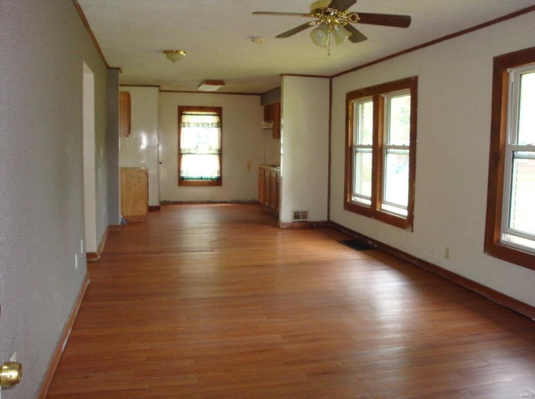 Homes for sale in South Roxana, IL | 411 Southard Pl Pl, South Roxana, IL 62087 | MLS# 25020862