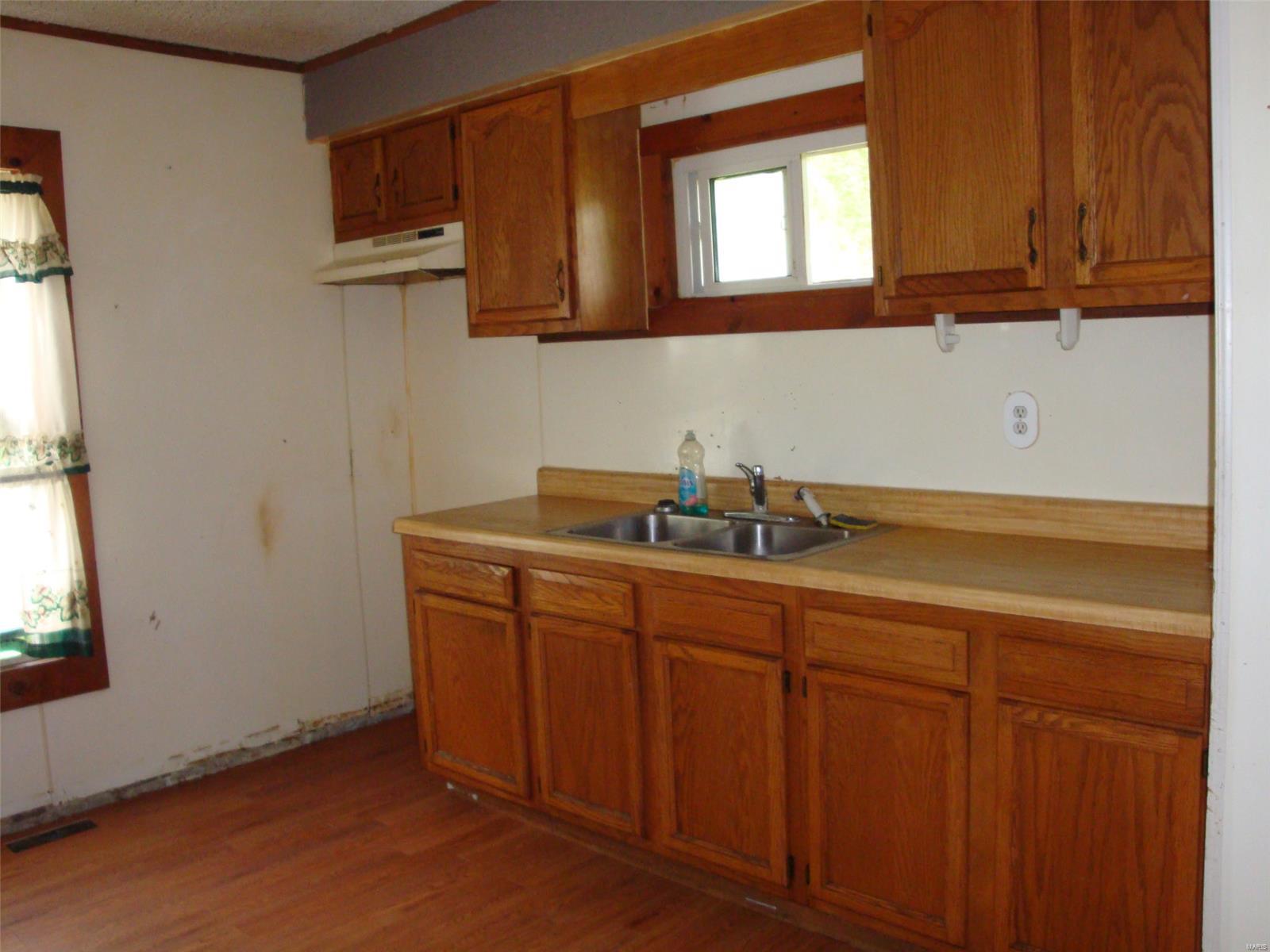 Homes for sale in South Roxana, IL | 411 Southard Pl Pl, South Roxana, IL 62087 | MLS# 25020862