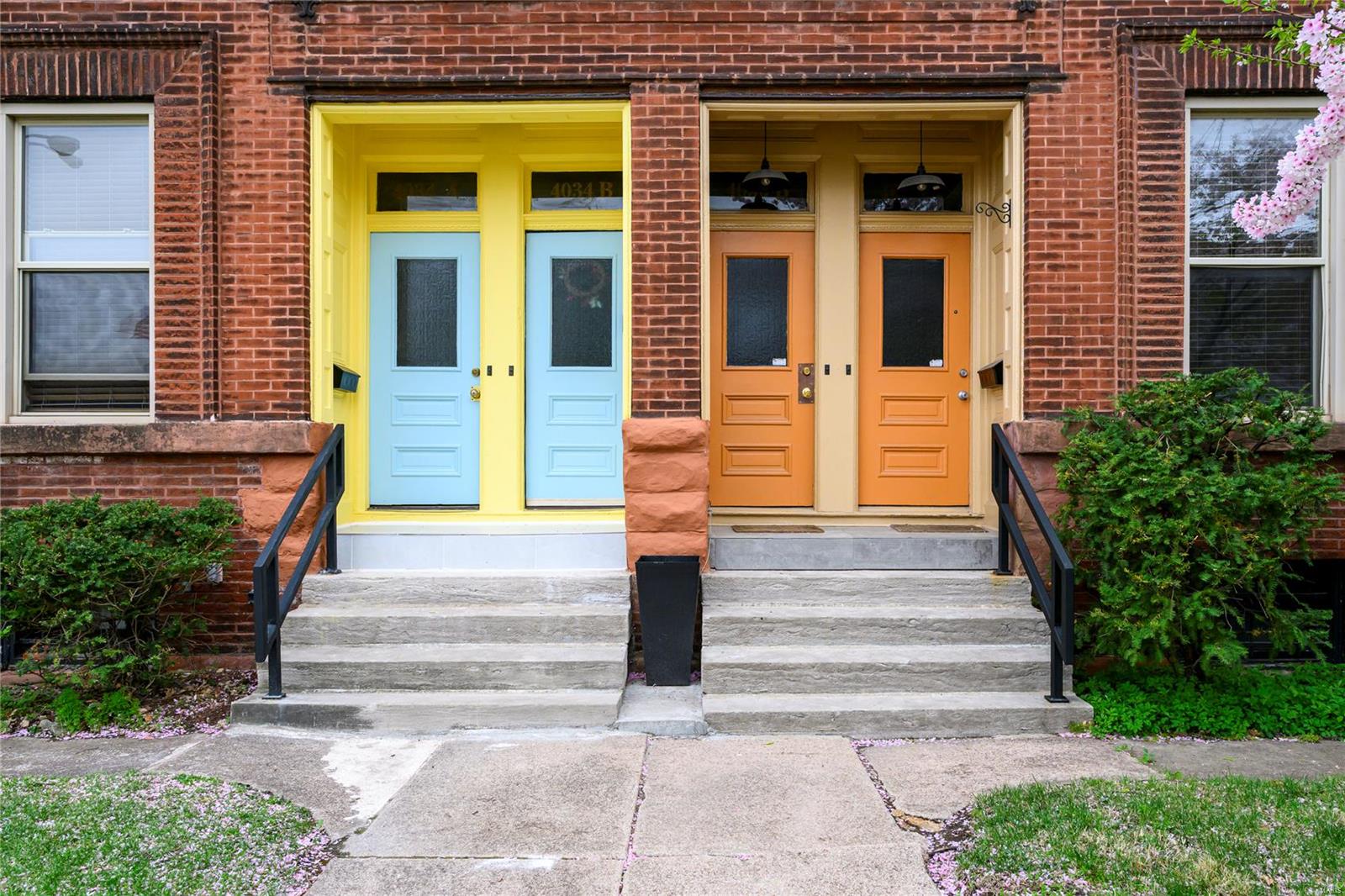 Homes for sale in St. Louis, MO | 4034 Laclede Ave #A, St. Louis, MO 63108 | MLS# 25021470