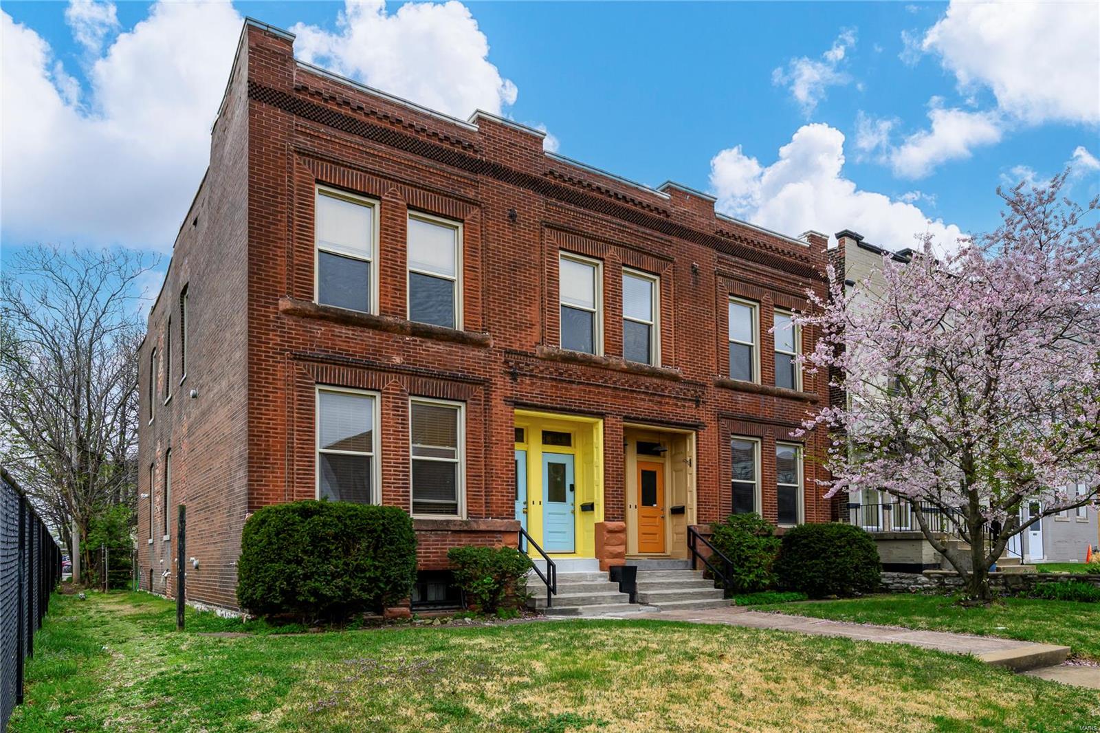 Homes for sale in St. Louis, MO | 4034 Laclede Ave #A, St. Louis, MO 63108 | MLS# 25021470