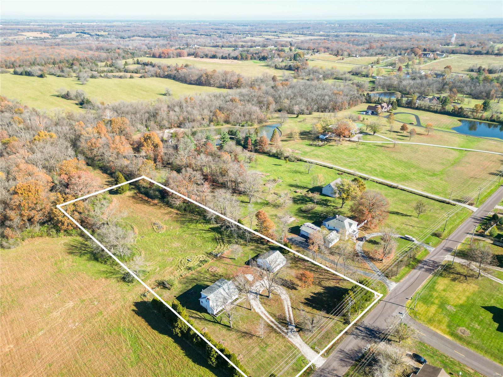 Photo 2 of Single family home for sale at 751 E Saint Eunice Rd, Fulton, MO 65251 | MLS# 25021884 | Listing updated on 2025-04-09