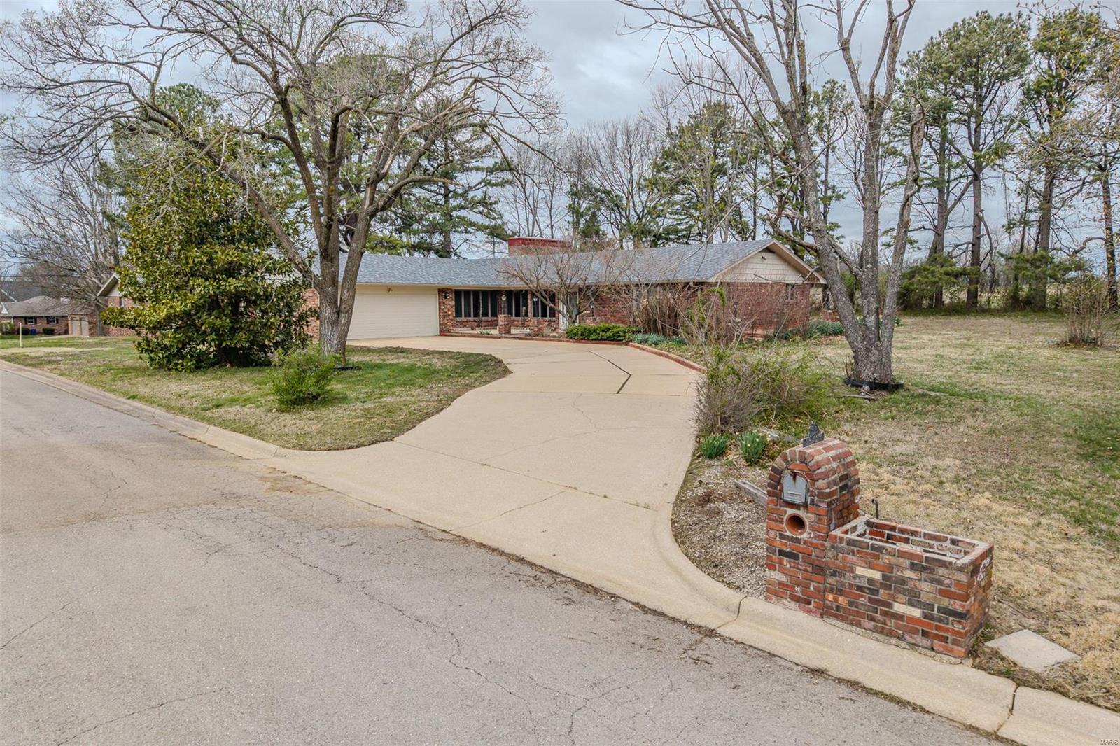 Homes for sale in Lebanon, MO | 249 Keller A Dr, Lebanon, MO 65536 | MLS# 25022211