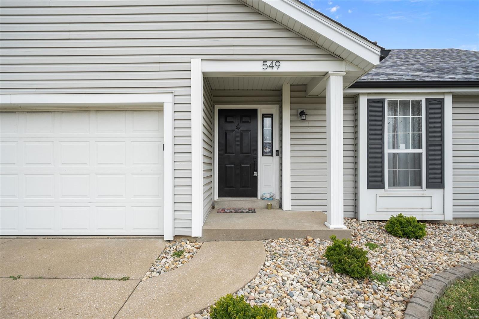 Homes for sale in Florissant, MO | 549 Rancho Lane Lane, Florissant, MO 63031 | MLS# 25022538