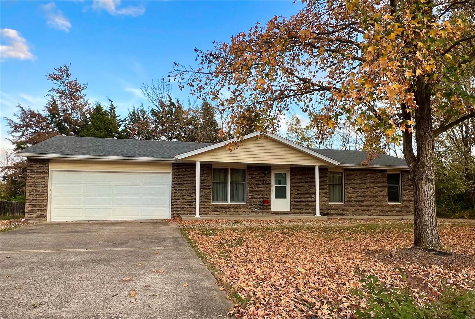Photo 1 of Single family home for sale at 107 Meadow Ln, Montgomery City, MO 63361 | MLS# 25023718 | Listing updated on 2025-04-16