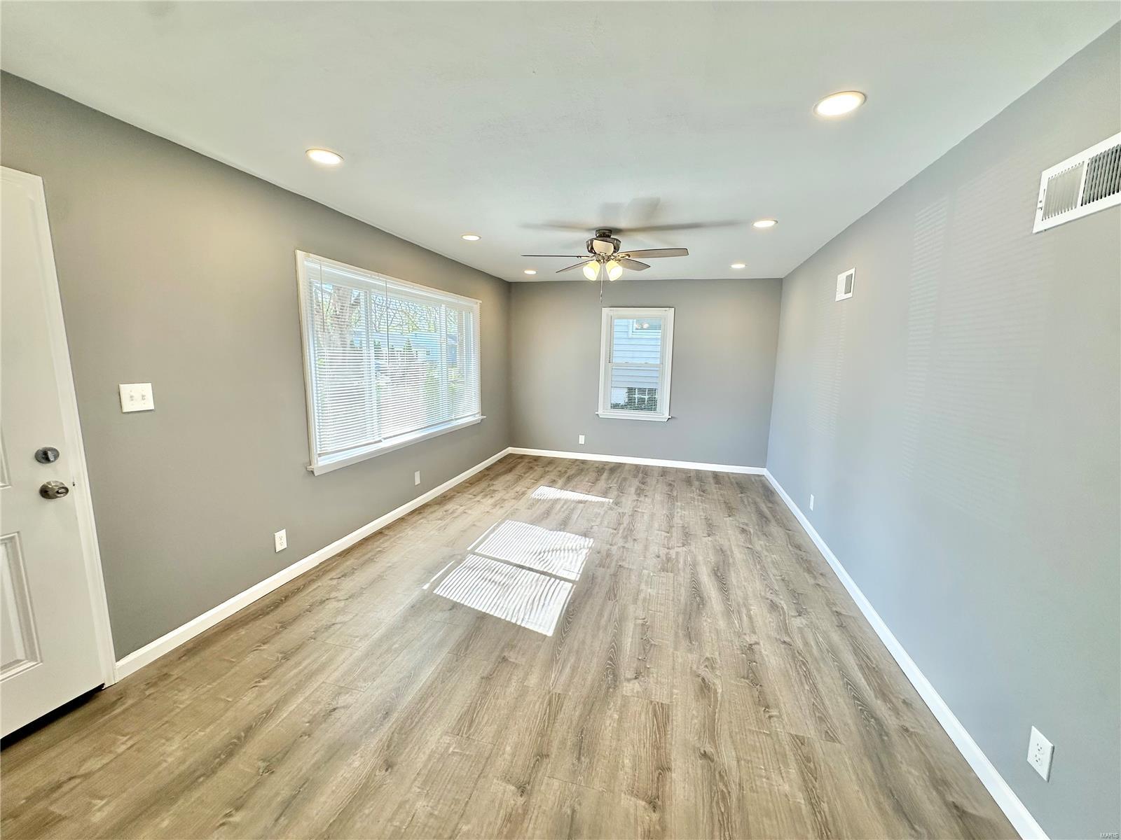 Photo 1 of Single family home for sale at 3345 Suncrest Ave, Saint Louis, MO 63114 | MLS# 25023833 | Listing updated on 2025-04-16