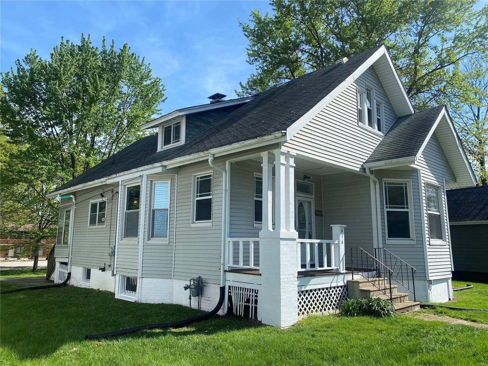 Homes for sale in Belleville, IL | 616 Church St N, Belleville, IL 62220 | MLS# 25025668