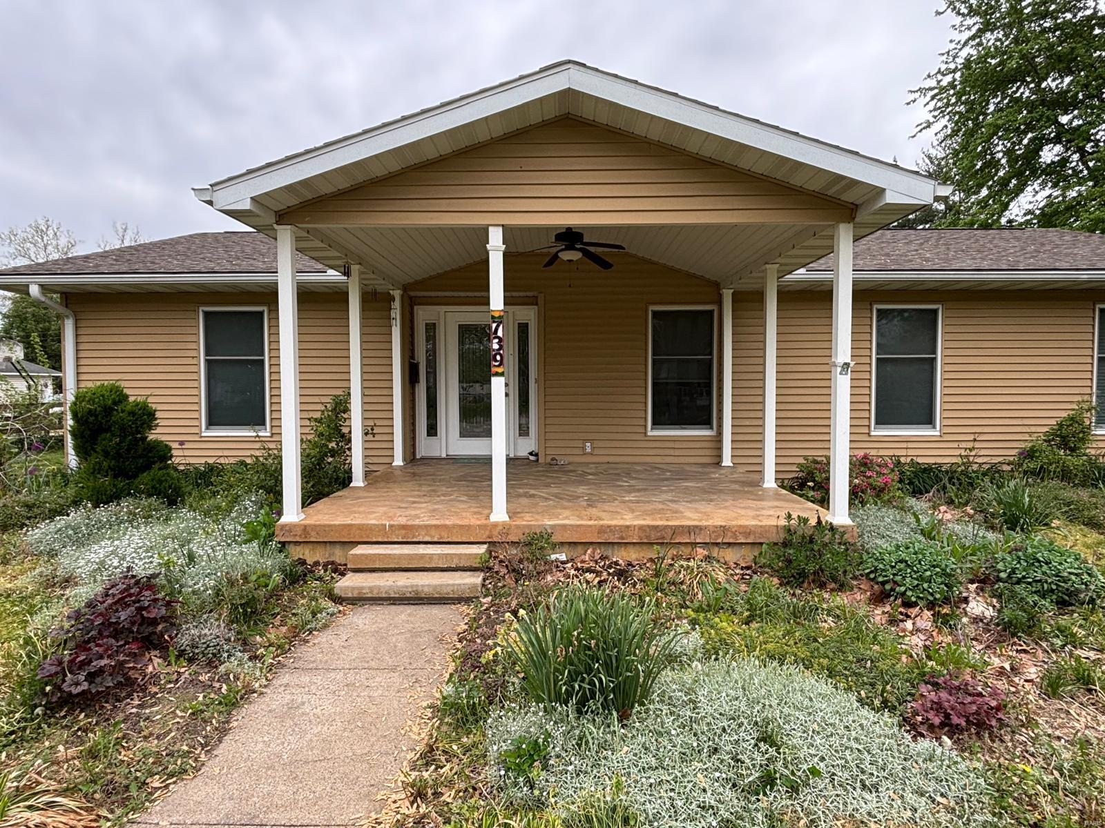 Photo 1 of Single family home for sale at 739 N Main St, Monroe City, MO 63456 | MLS# 25028137 | Listing updated on 2025-04-30