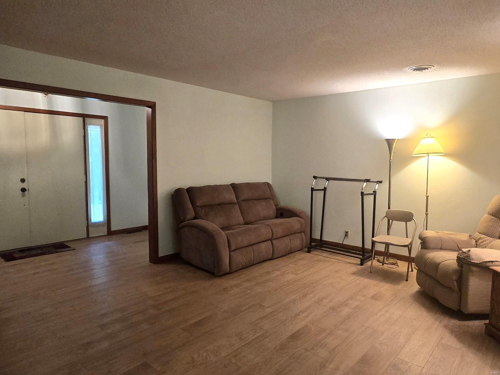Photo 2 of Single family home for sale at 16043 County Road 624, Dexter, MO 63841 | MLS# 25028360 | Listing updated on 2025-05-01