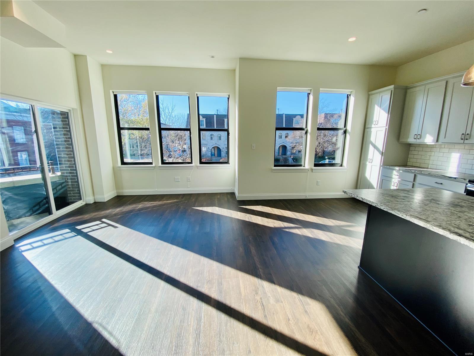 Homes for sale in St. Louis, MO | 4301 Maryland Ave #2, St. Louis, MO 63108 | MLS# 25029734