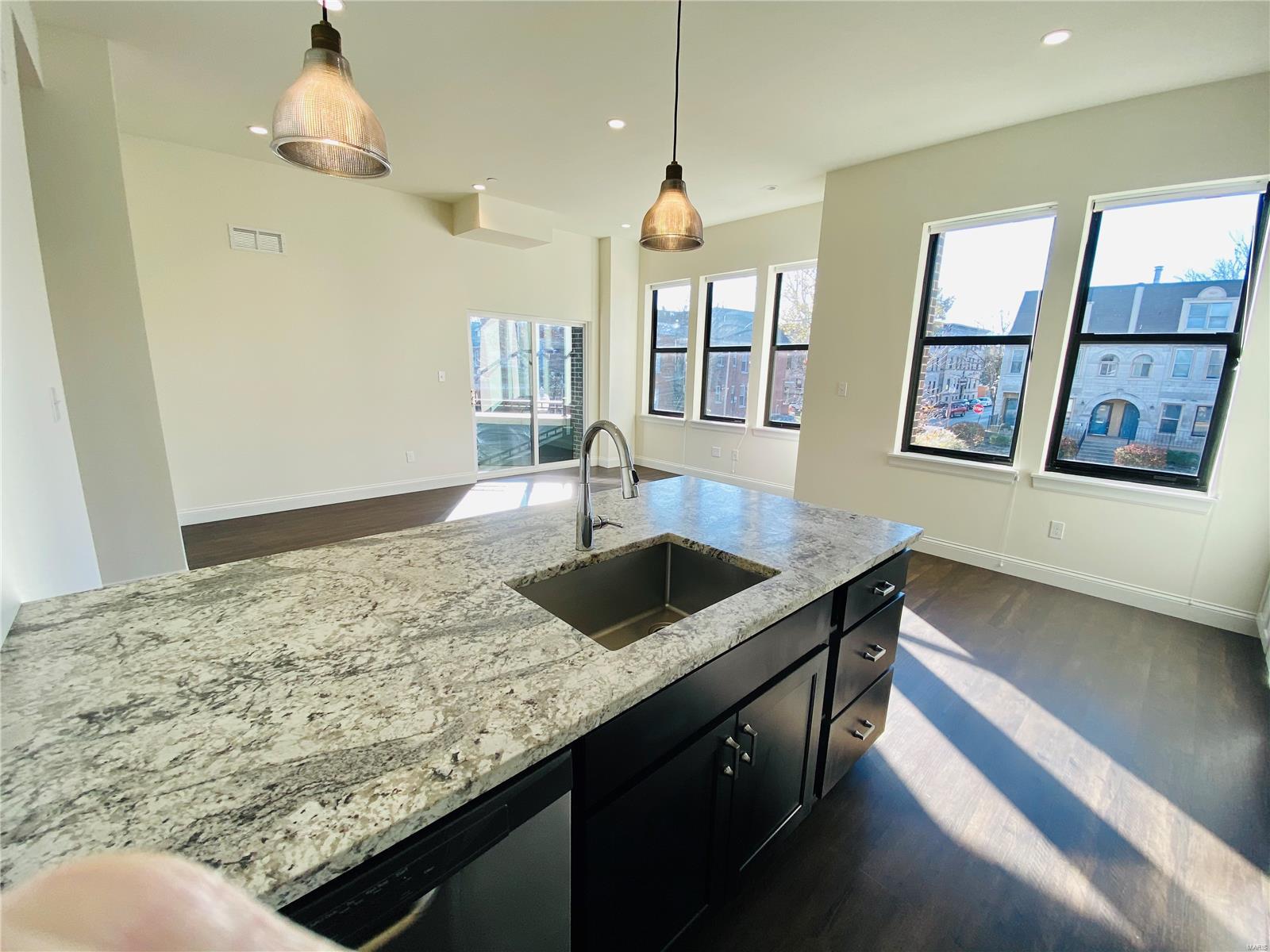 Homes for sale in St. Louis, MO | 4301 Maryland Ave #2, St. Louis, MO 63108 | MLS# 25029734