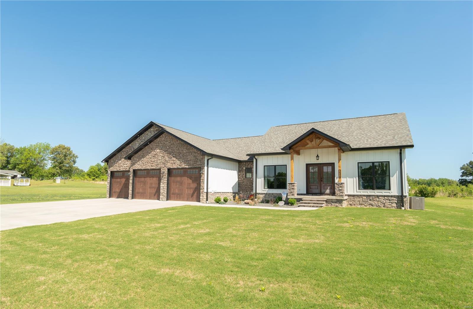 Photo 1 of Single family home for sale at 2508 Weathers Ln, Dexter, MO 63841 | MLS# 25030036 | Listing updated on 2025-05-07