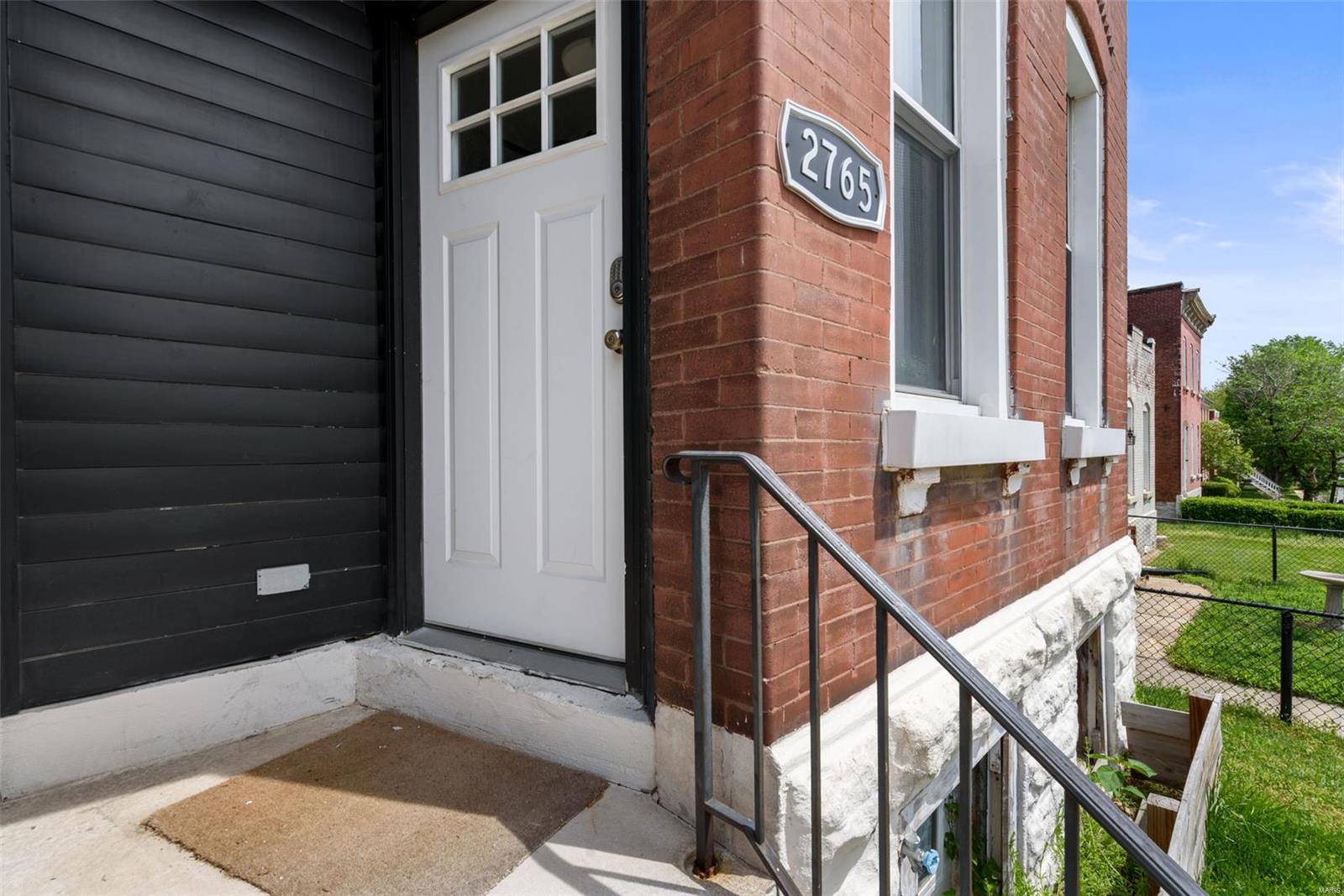 Homes for sale in St. Louis, MO | 2765 Caroline St, St. Louis, MO 63104 | MLS# 25030630