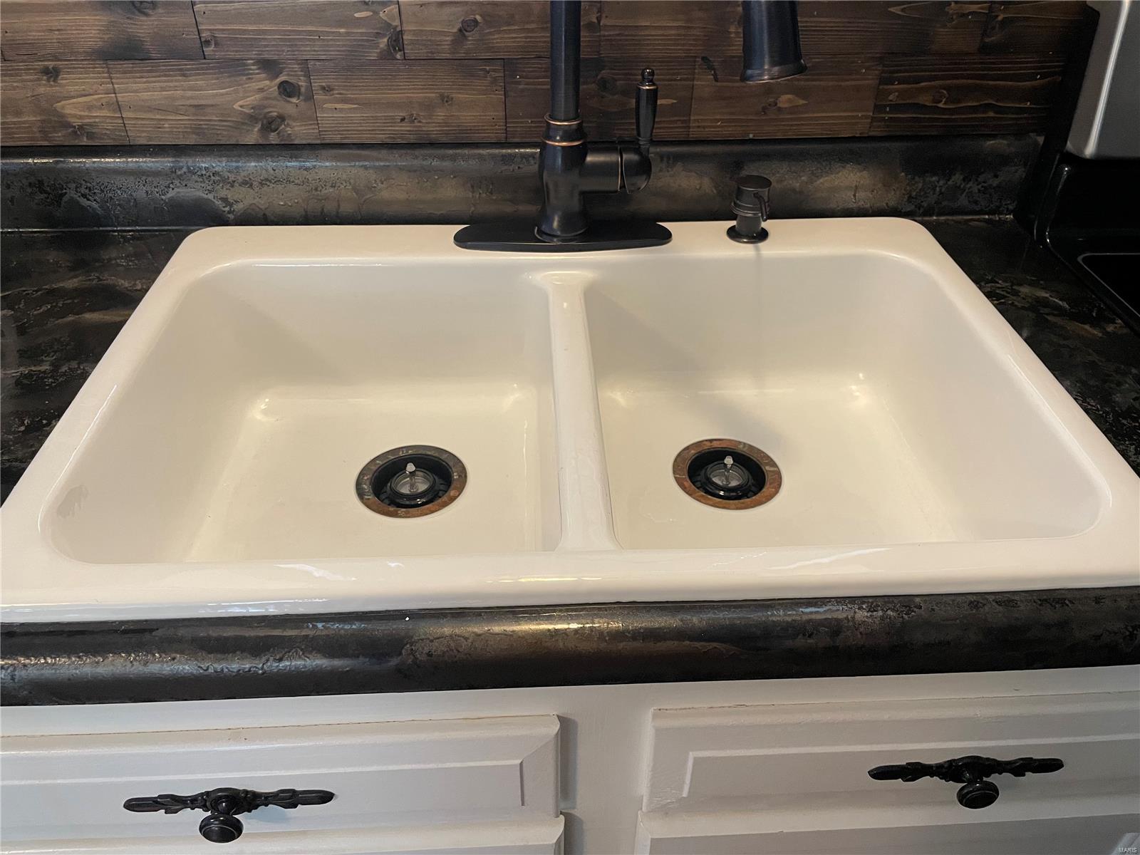 Homes for sale in St. James, MO | 1134 Amanda St, St. James, MO 65559 | MLS# 25030897