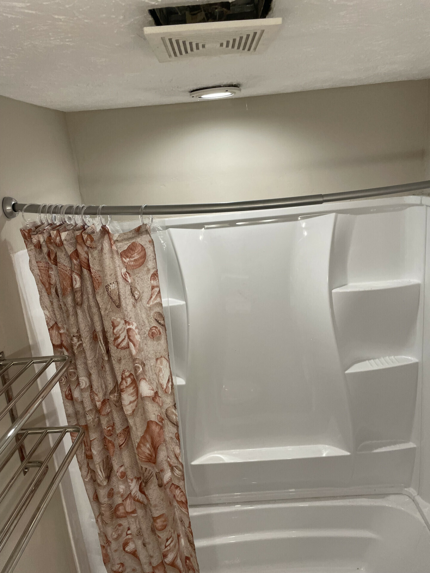 Homes for sale in Indianapolis, IN | 3610 Poinsettia Dr, Indianapolis, IN 46227 | MLS# 21931220