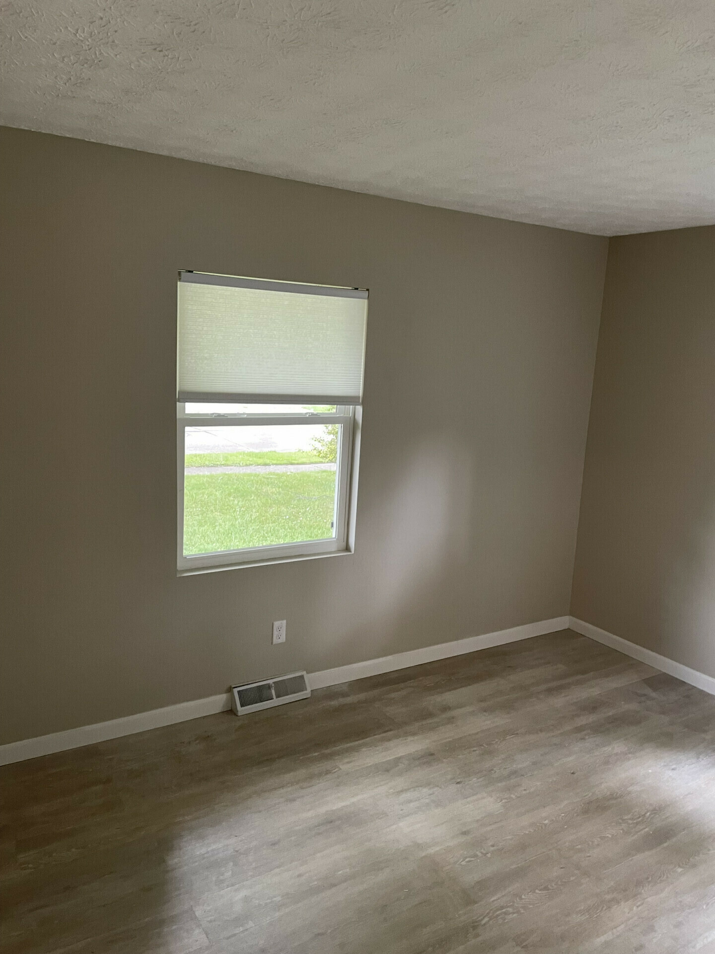 Homes for sale in Indianapolis, IN | 3610 Poinsettia Dr, Indianapolis, IN 46227 | MLS# 21931220