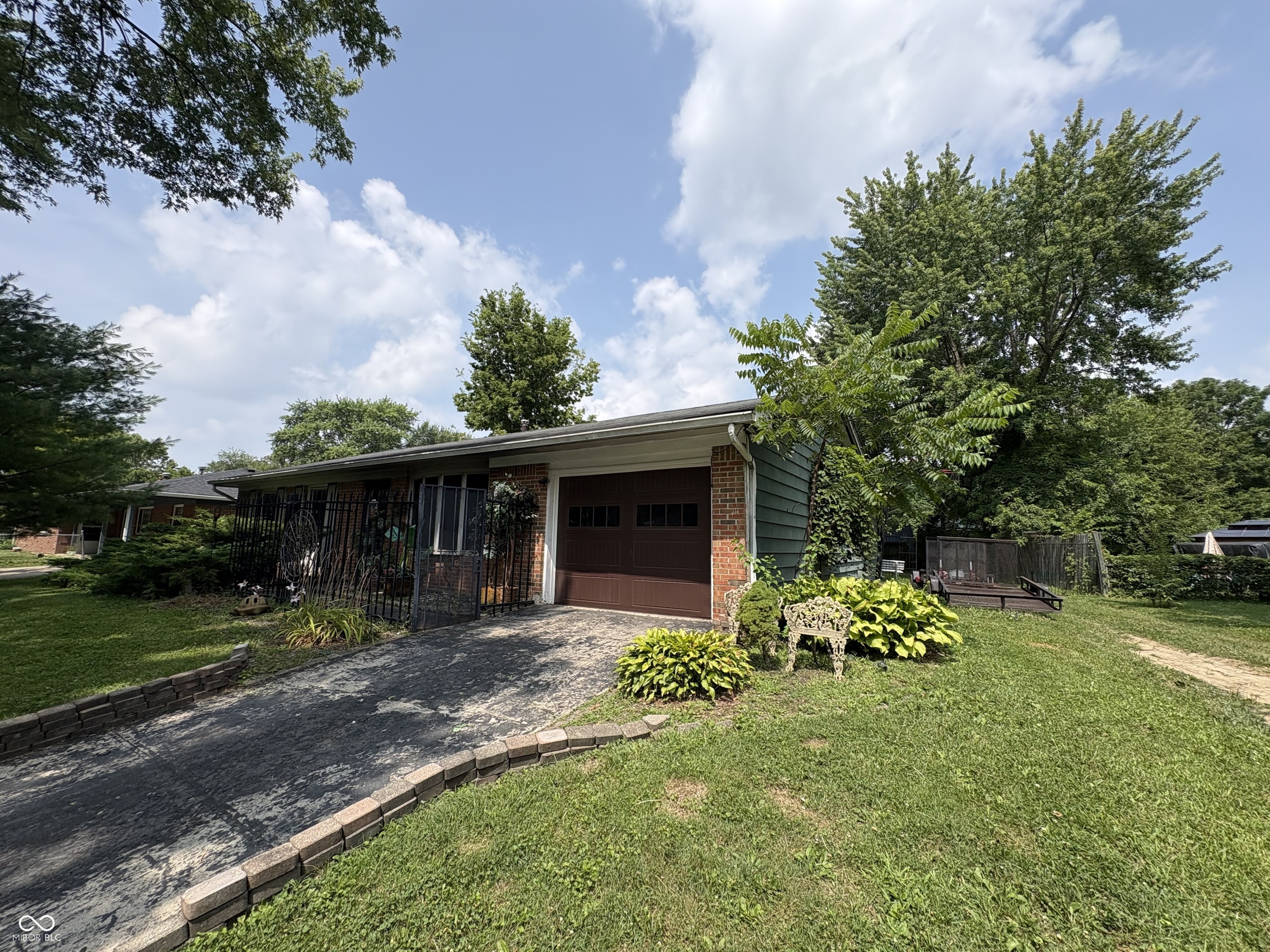 2nd image of 10210 Catalina Dr, Indianapolis, IN 46235 | MLS# 21950720