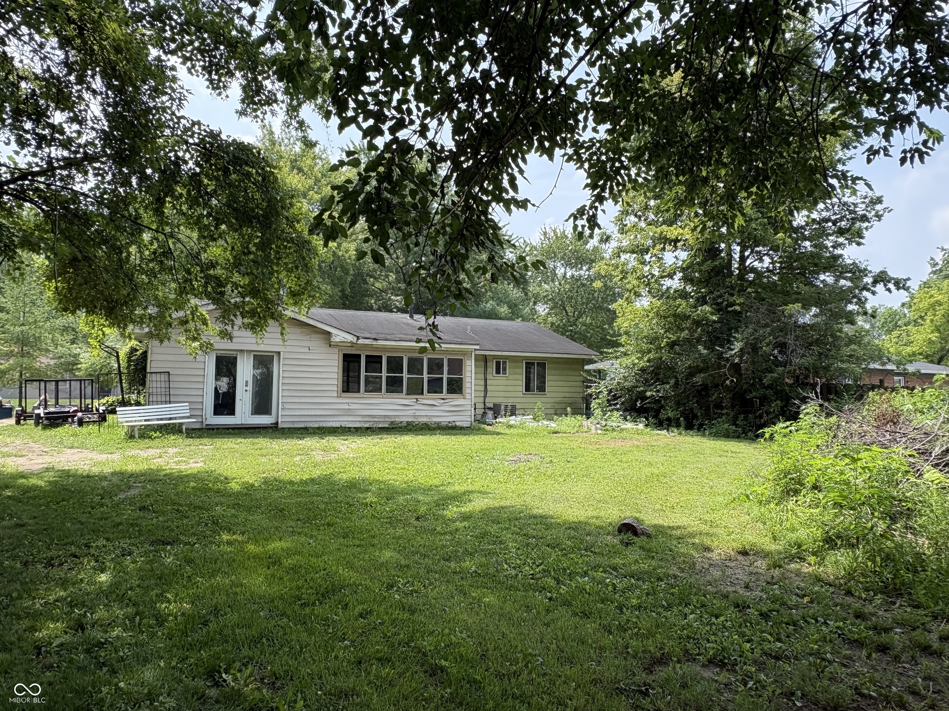 3rd image of 10210 Catalina Dr, Indianapolis, IN 46235 | MLS# 21950720