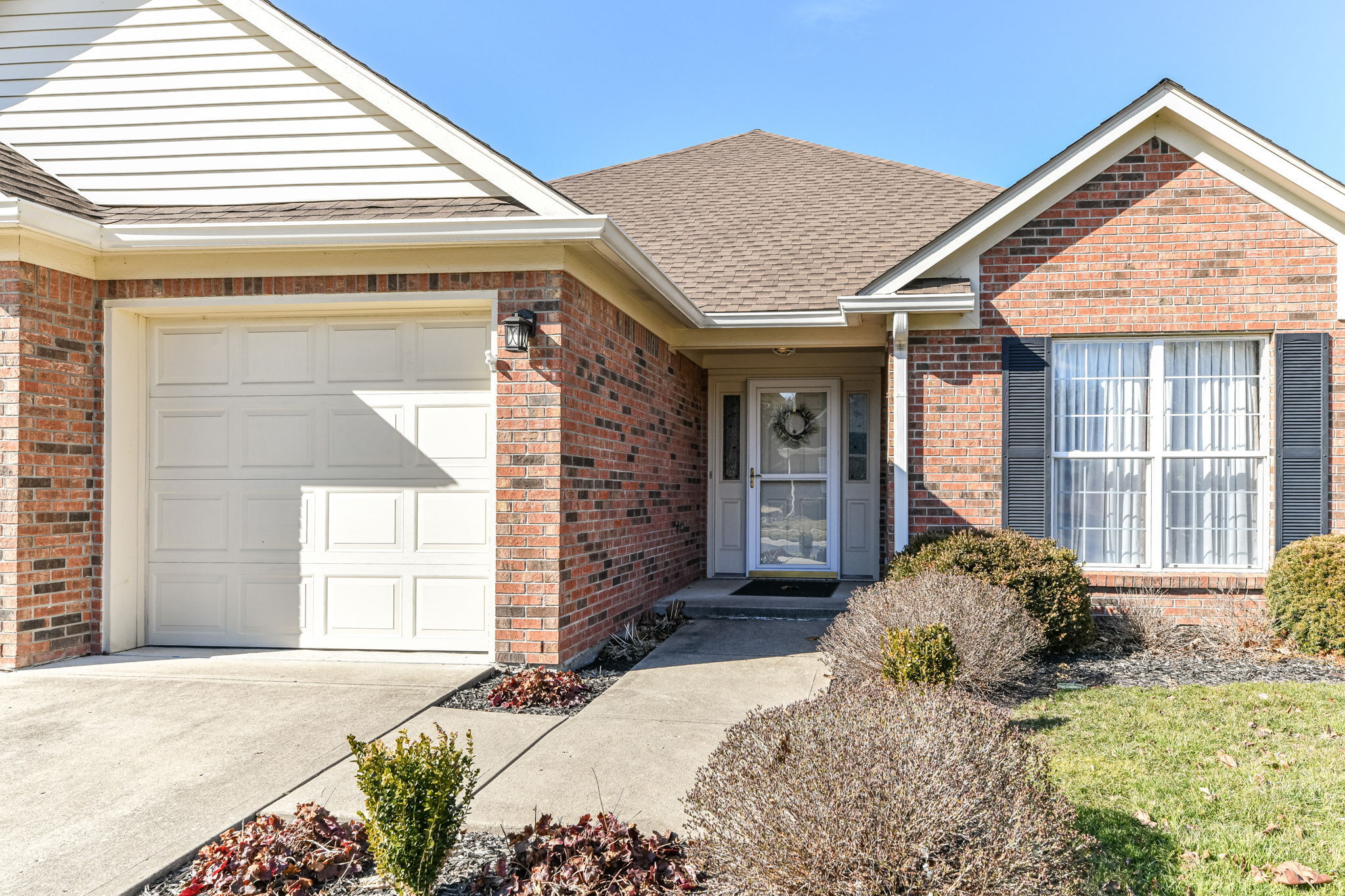 Homes for sale in New Palestine, IN | 4312 W Summerhaven Dr, New Palestine, IN 46163 | MLS# 21963667