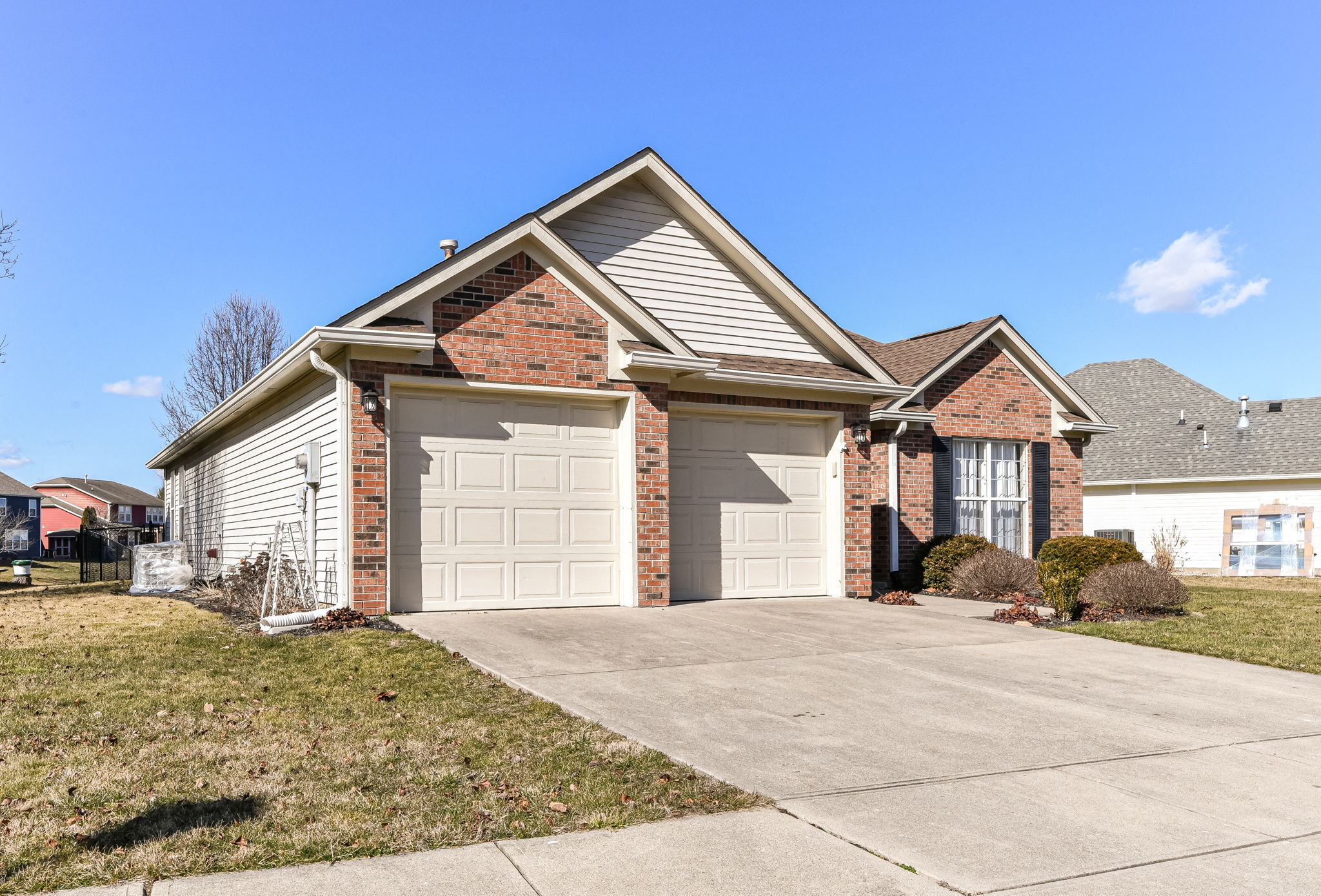 Homes for sale in New Palestine, IN | 4312 W Summerhaven Dr, New Palestine, IN 46163 | MLS# 21963667