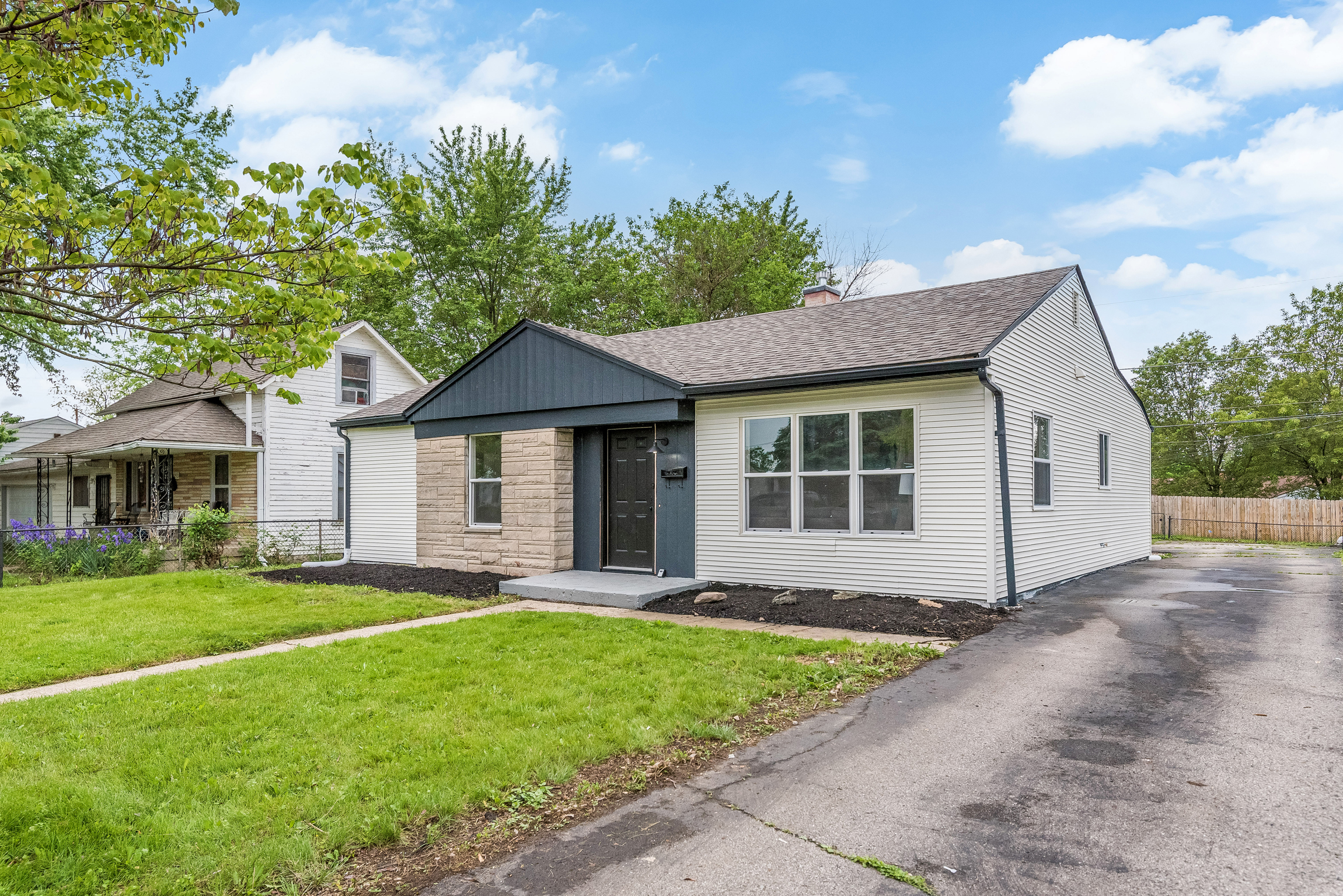 Homes for sale in Indianapolis, IN | 2926 Schofield Ave, Indianapolis, IN 46218 | MLS# 21978647