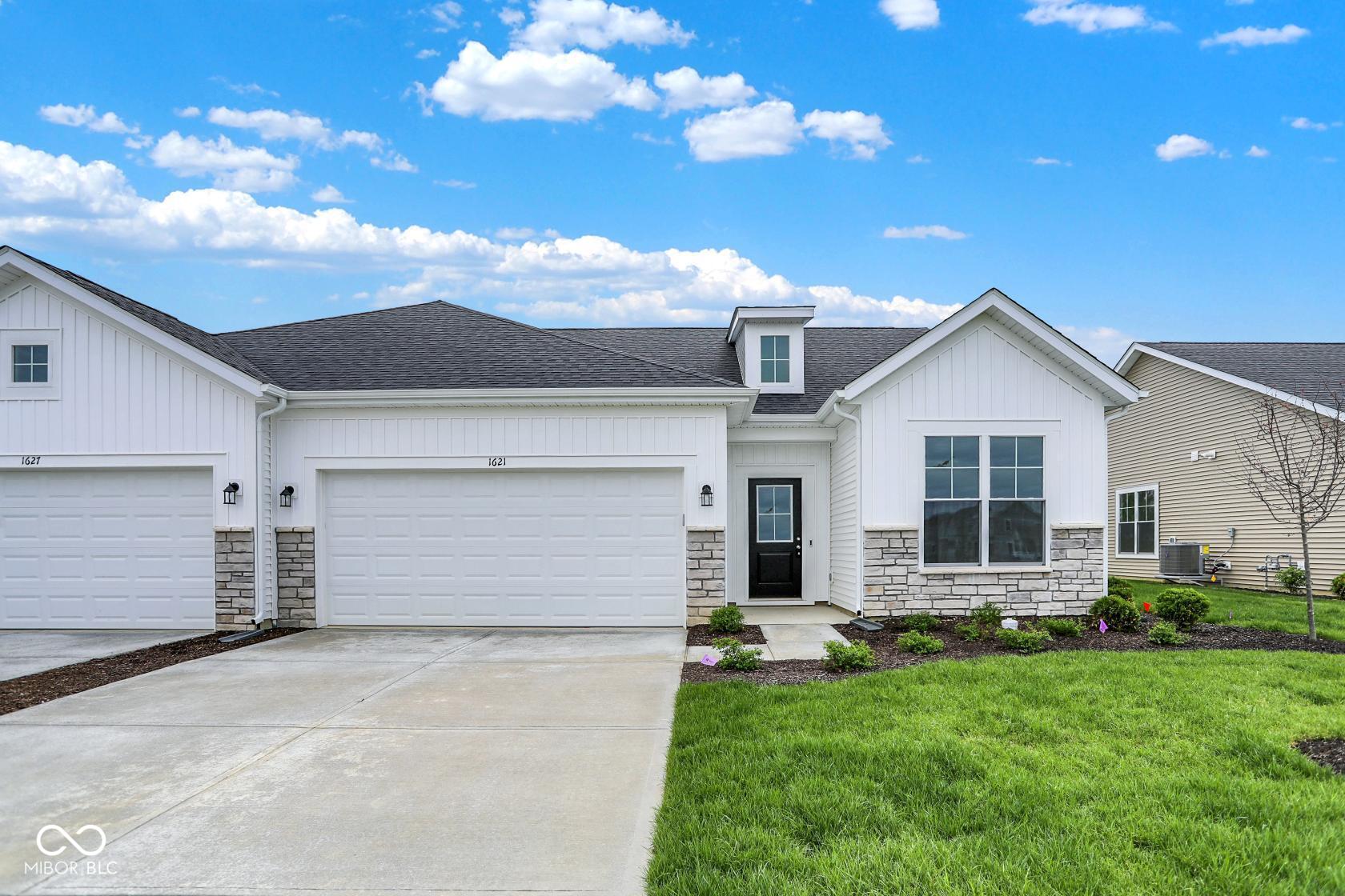 Homes for sale in Greenfield, IN | 1621 Clover Crossing Dr, Greenfield, IN 46140 | MLS# 22011138
