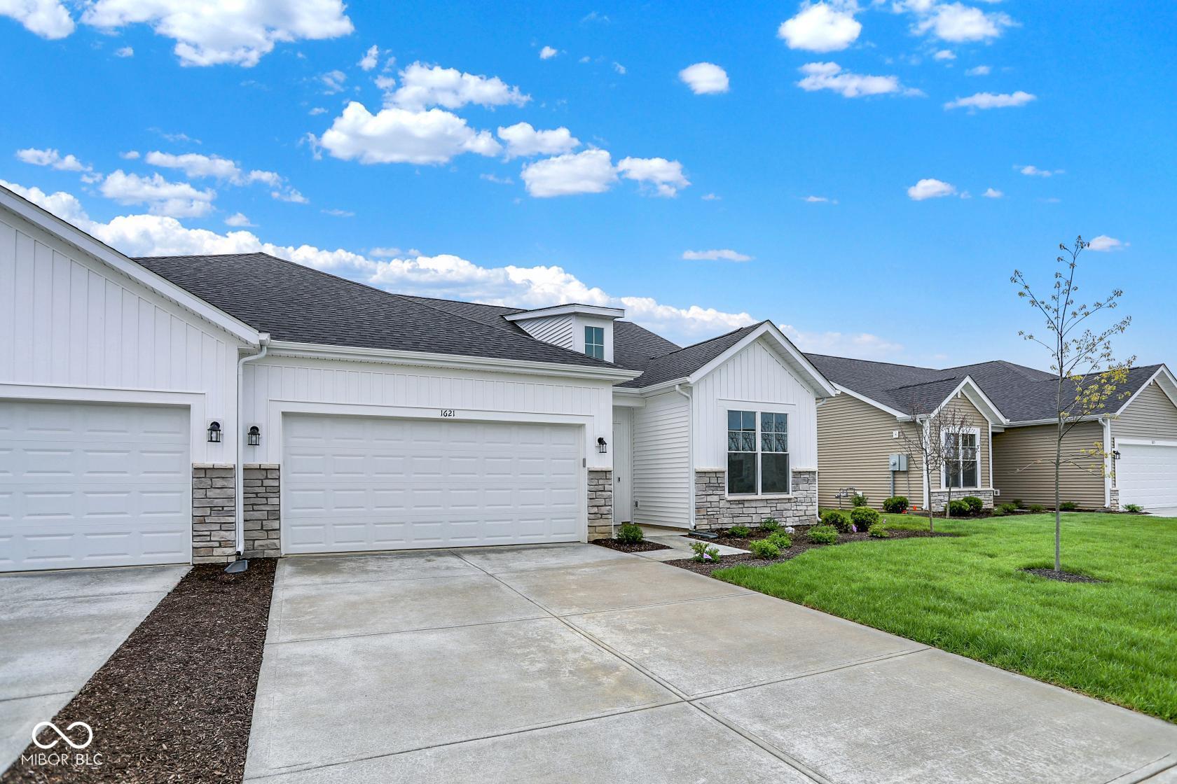 Homes for sale in Greenfield, IN | 1621 Clover Crossing Dr, Greenfield, IN 46140 | MLS# 22011138