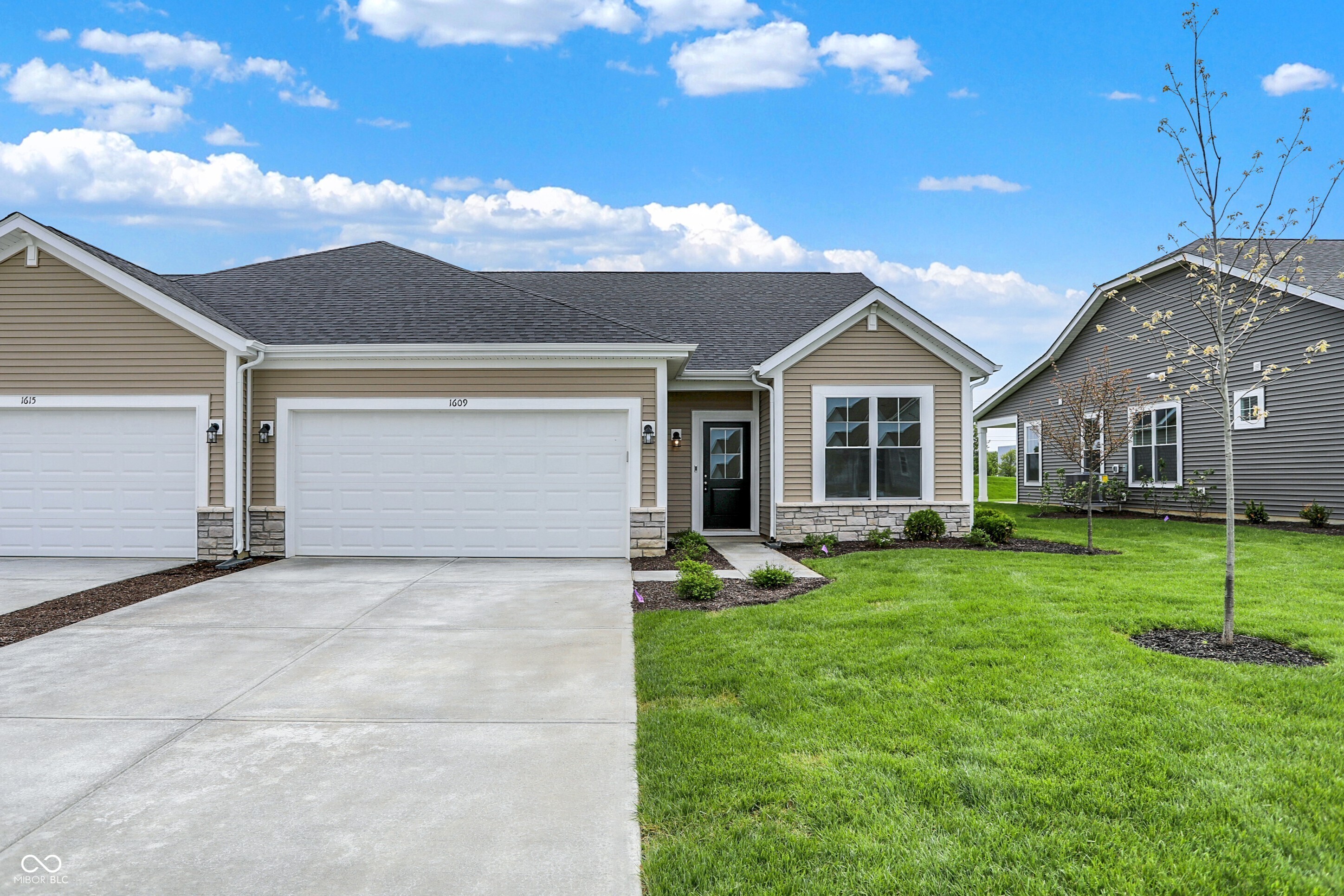 Homes for sale in Greenfield, IN | 1609 Clover Crossing Dr, Greenfield, IN 46140 | MLS# 22026049