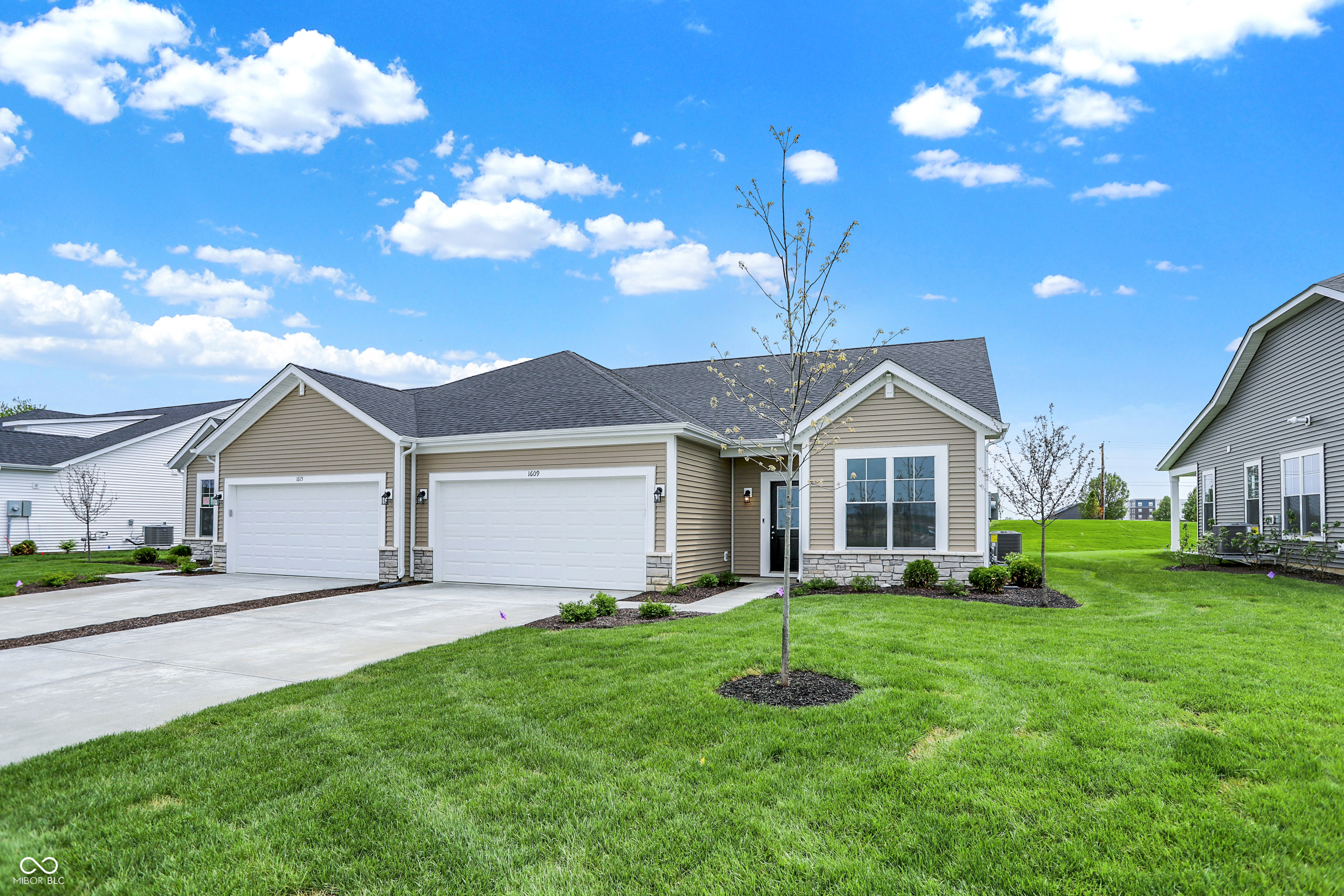 Homes for sale in Greenfield, IN | 1609 Clover Crossing Dr, Greenfield, IN 46140 | MLS# 22026049