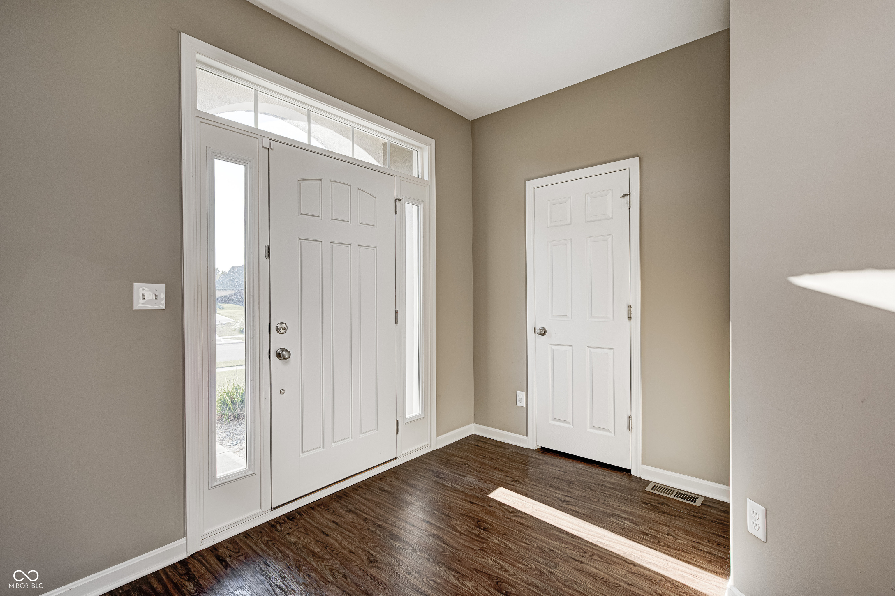 Homes for sale in Bargersville, IN | 5842 Oakmont Blvd, Bargersville, IN 46106 | MLS# 22027187