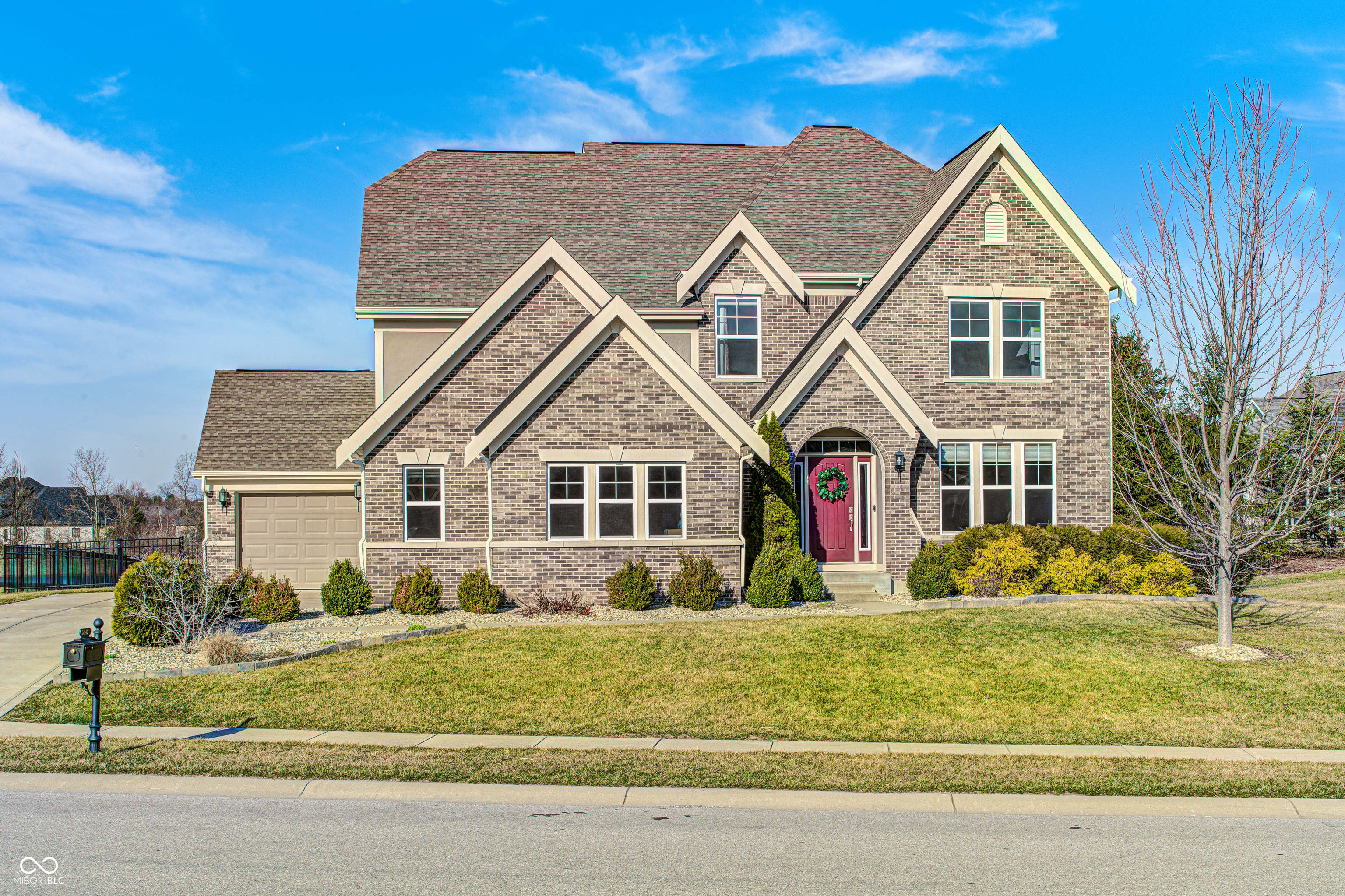 Homes for sale in Bargersville, IN | 5842 Oakmont Blvd, Bargersville, IN 46106 | MLS# 22027187