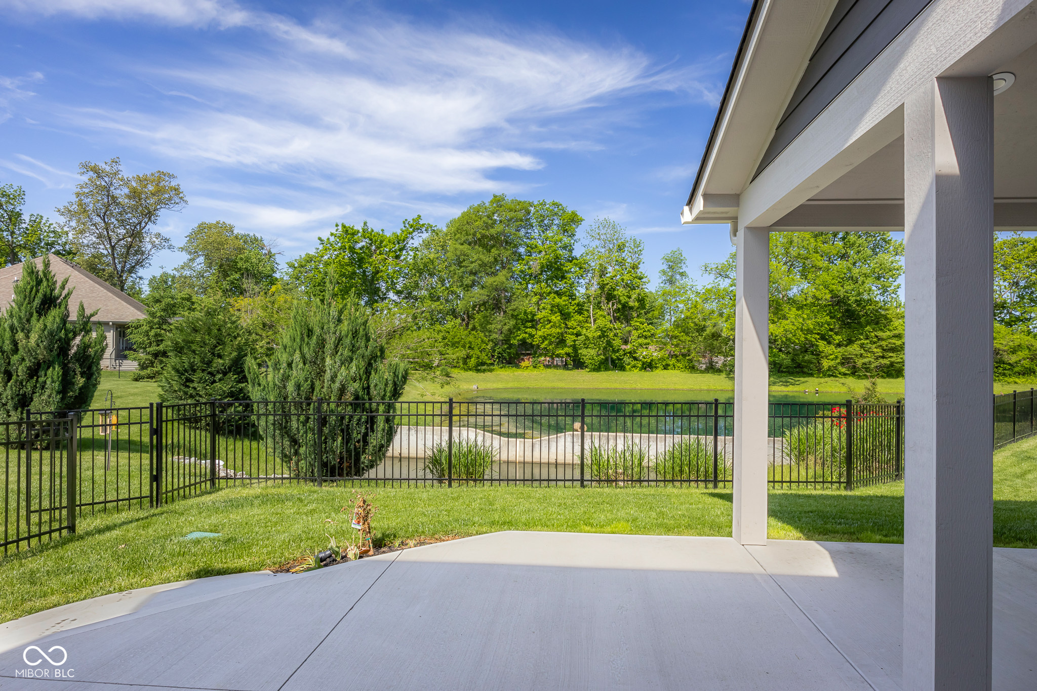 Homes for sale in Columbus, IN | 2736 Victory Dr, Columbus, IN 47203 | MLS# 22030709