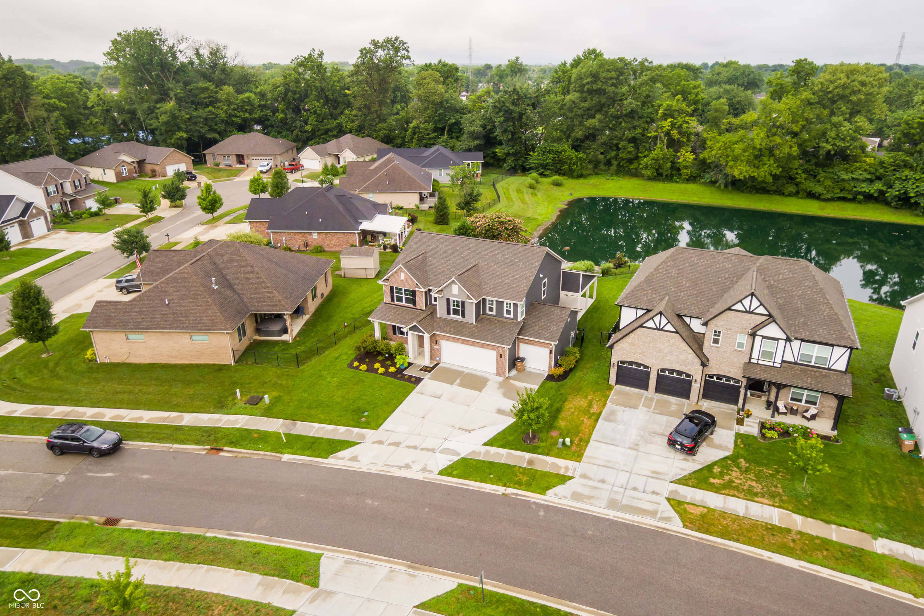 Homes for sale in Columbus, IN | 2736 Victory Dr, Columbus, IN 47203 | MLS# 22030709