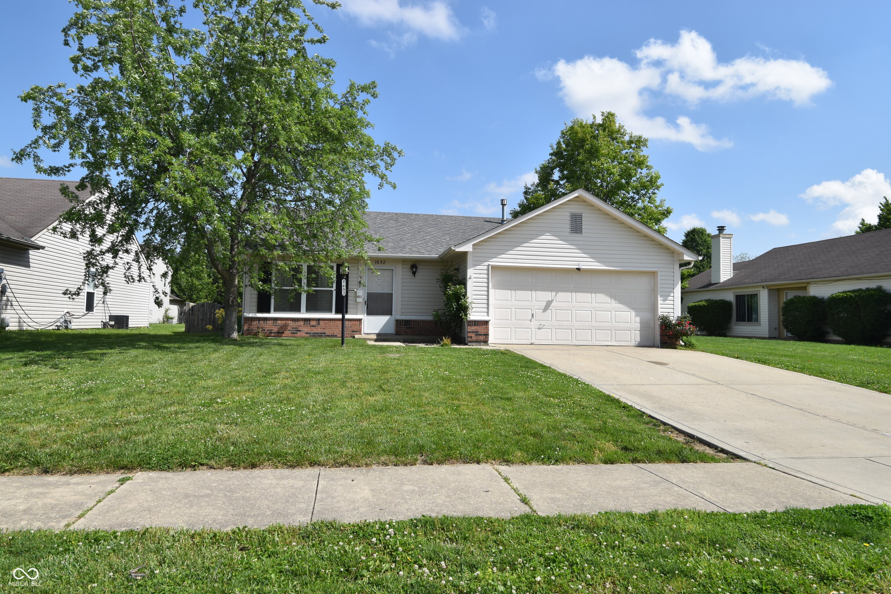 Homes for sale in Greenfield, IN | 1652 Sweetwater Ln, Greenfield, IN 46140 | MLS# 22039202